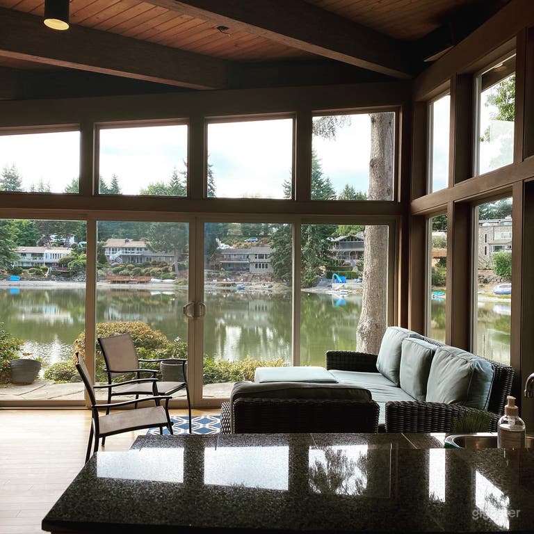  Cozy seating can moved around or removed to make more space for your event  