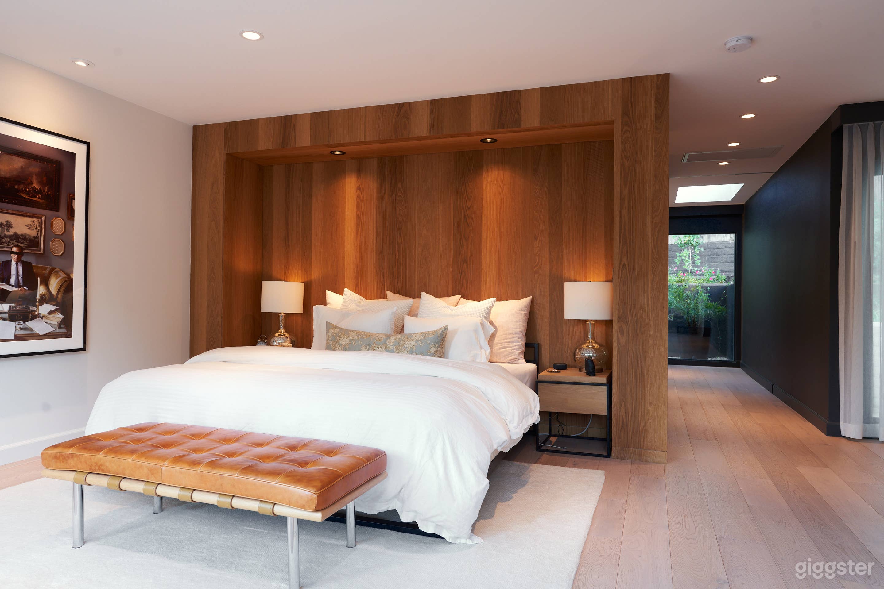 Upscale Mid Century Ranch Pool Home Photo 4