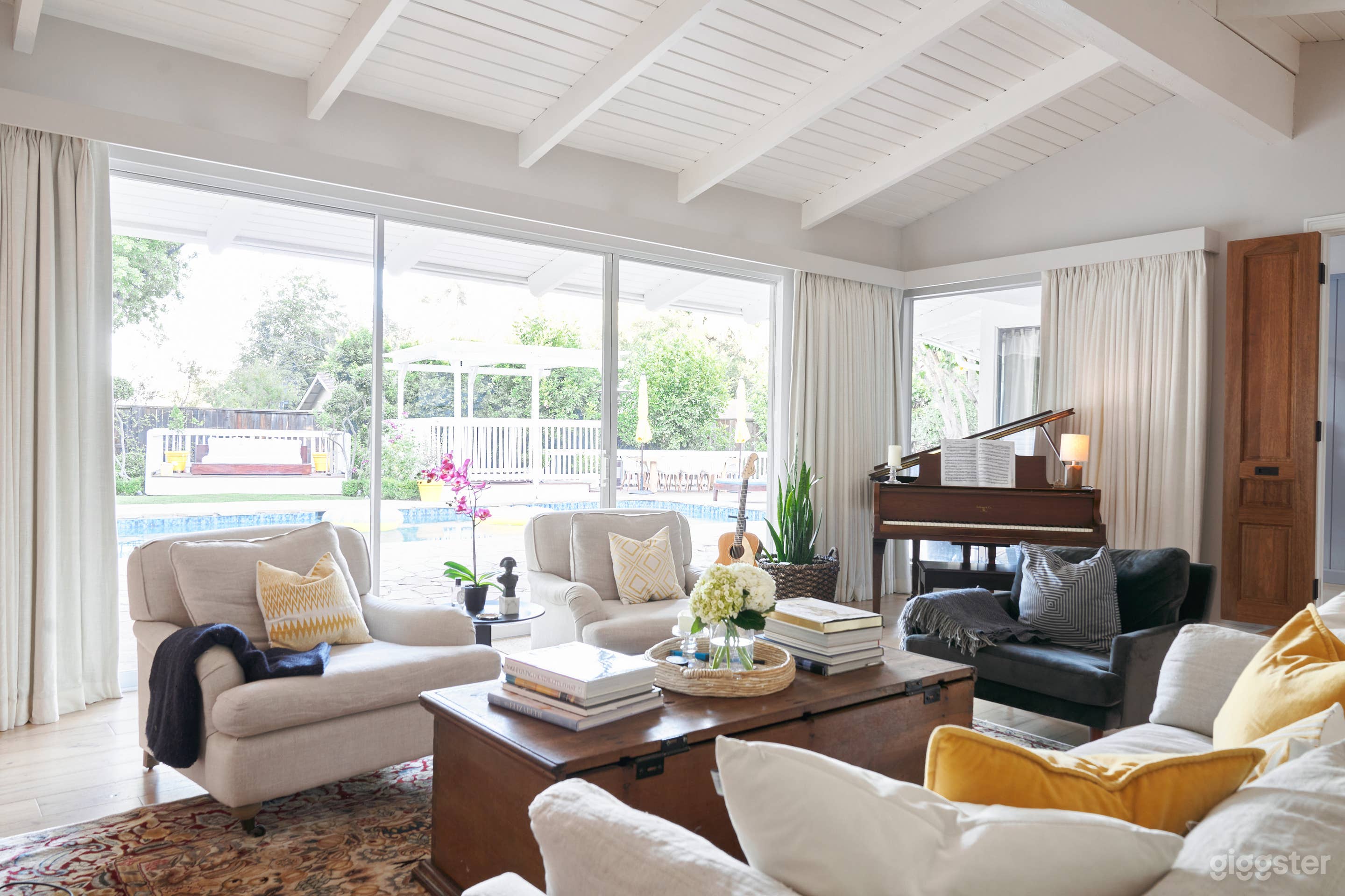 Upscale Mid Century Ranch Pool Home Photo 3