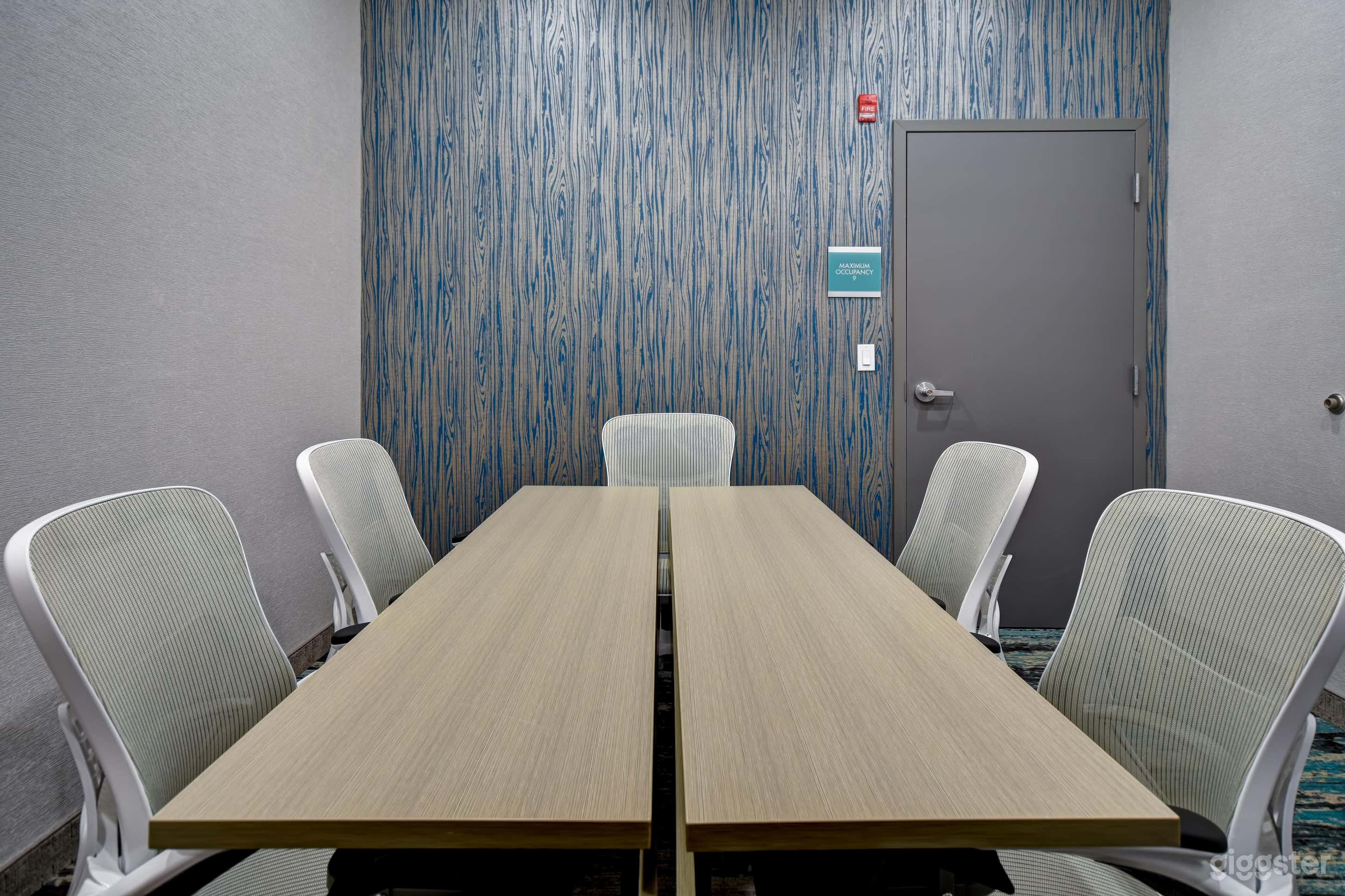 Aesthetic Boardroom in Airport Hotel Photo 4