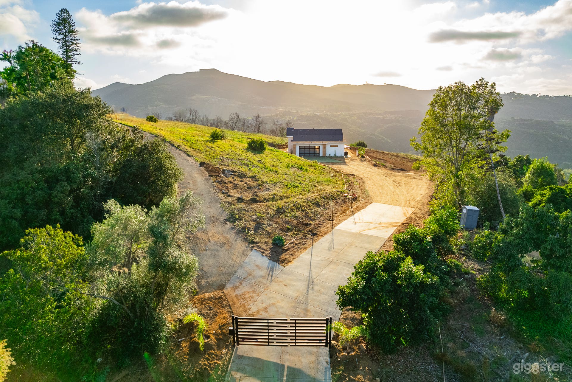 Nestled on 10 acres, rural setting yet 20 min to downtown Vista