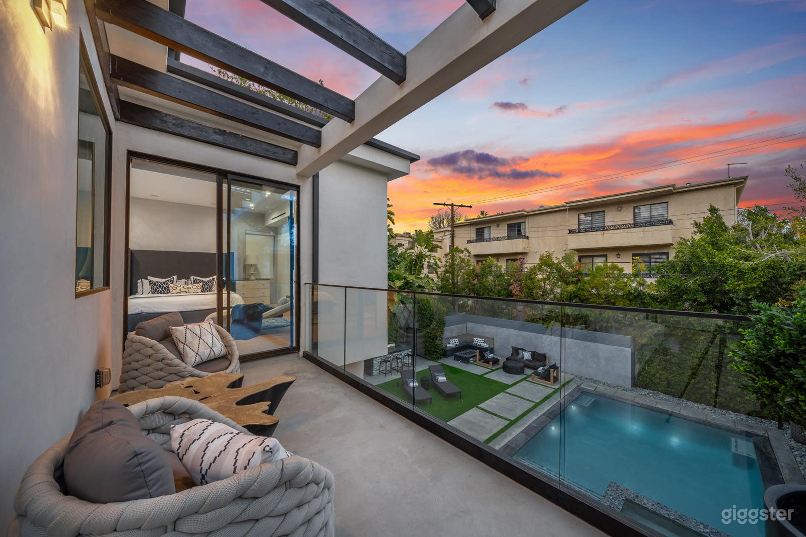 Oak Hills Estate w/ Stunning Interior Design Photo 2