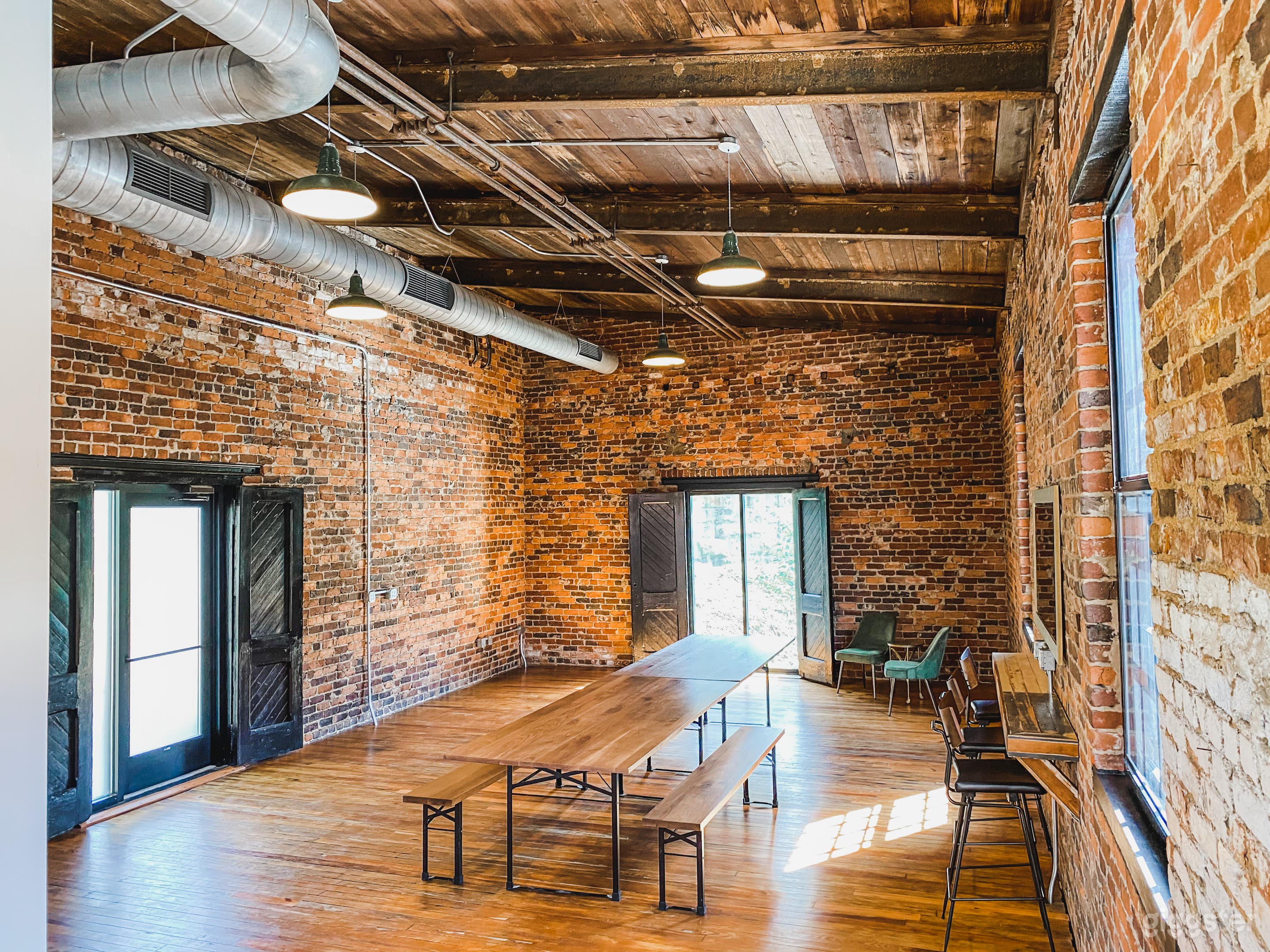 Beautiful Exposed Brick Loft Photo 1