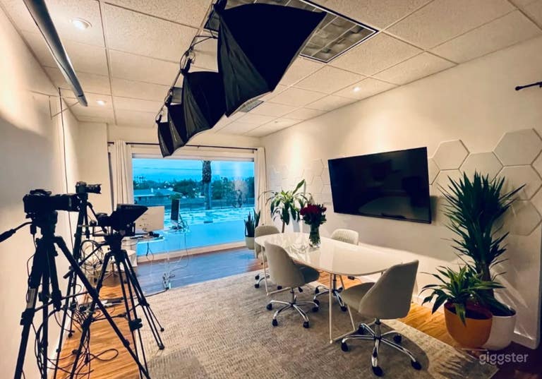  Professional & Modern Podcast Studio in Scottsdale 