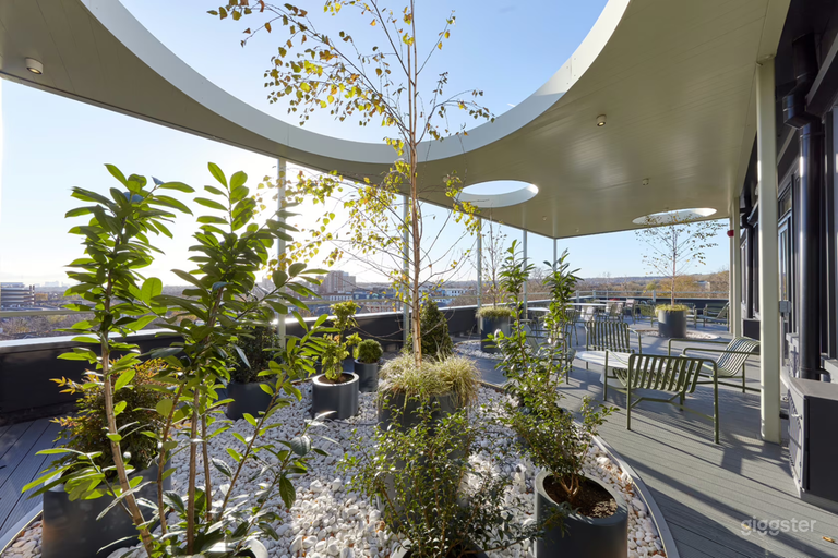  Club Lounge with Terrace 