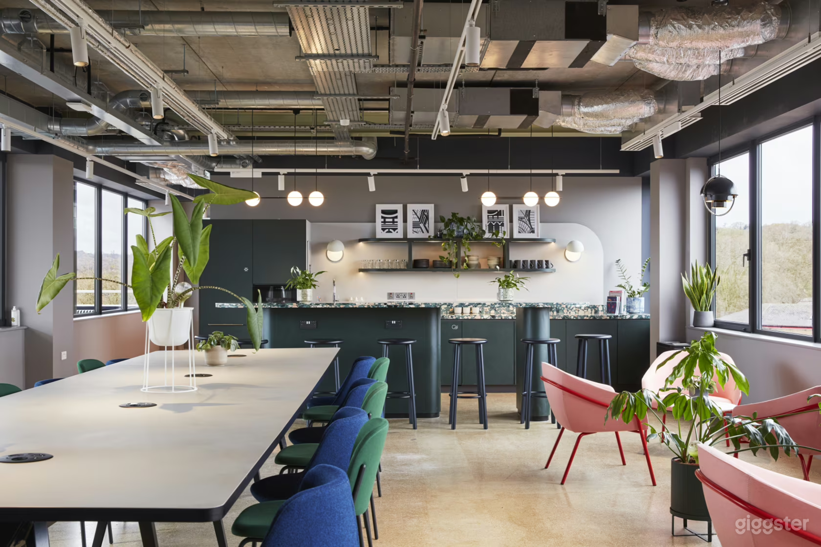 Club Lounge with Terrace Photo 1