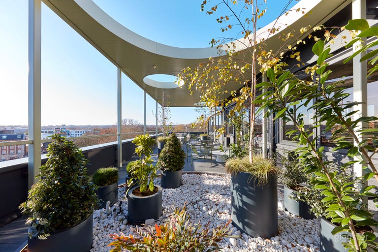  Club Lounge with Terrace 