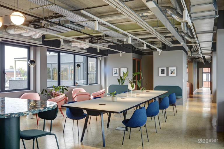  Club Lounge with Terrace 