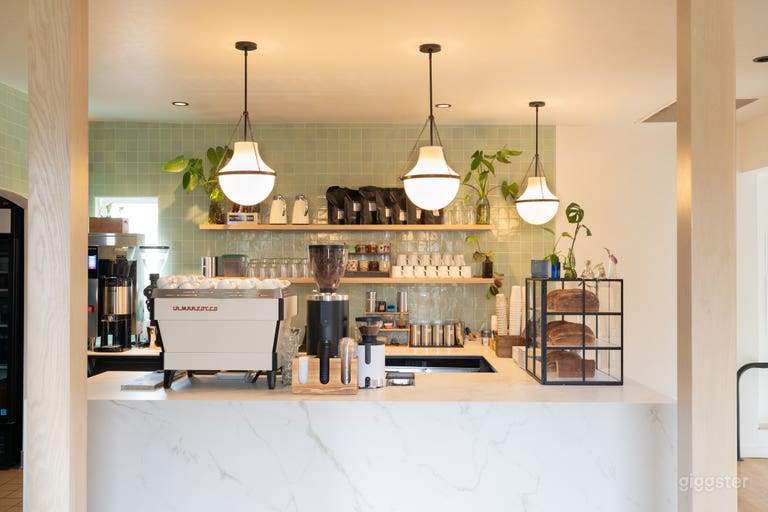  Charming Farmhouse Cafe in Restored Victorian Home 