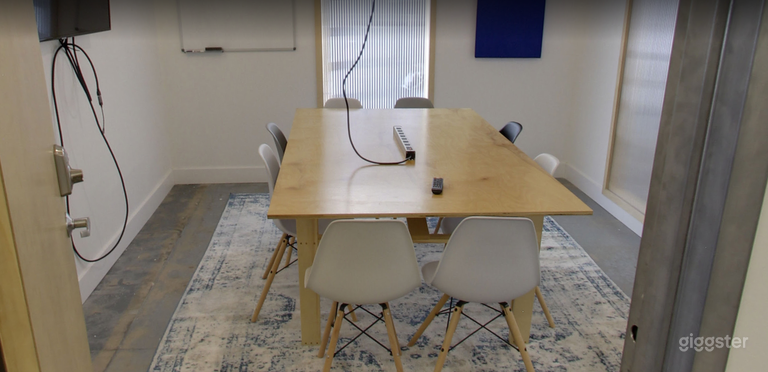  Cozy Meeting Space in Long Island 