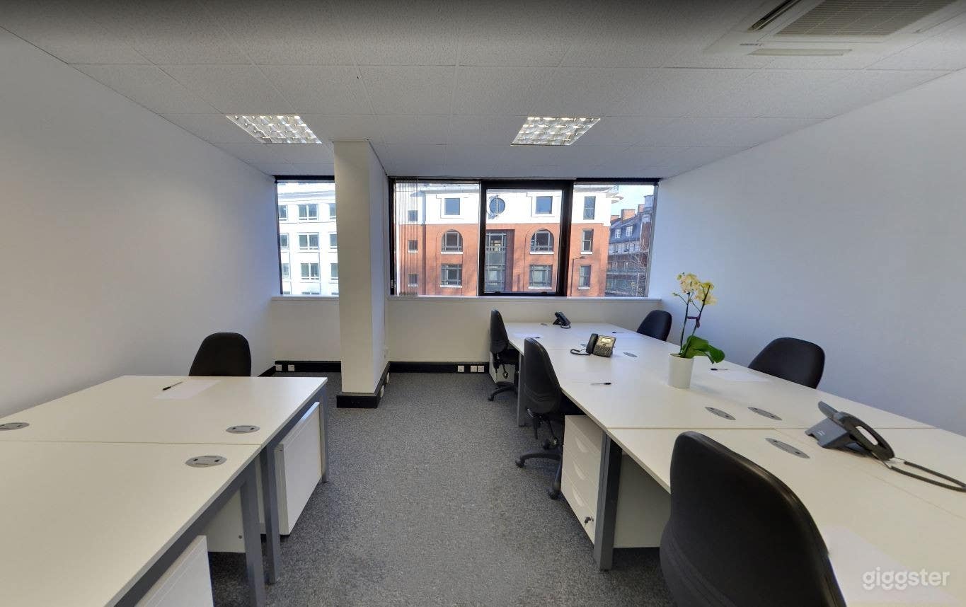 Office in Victoria  Photo 2