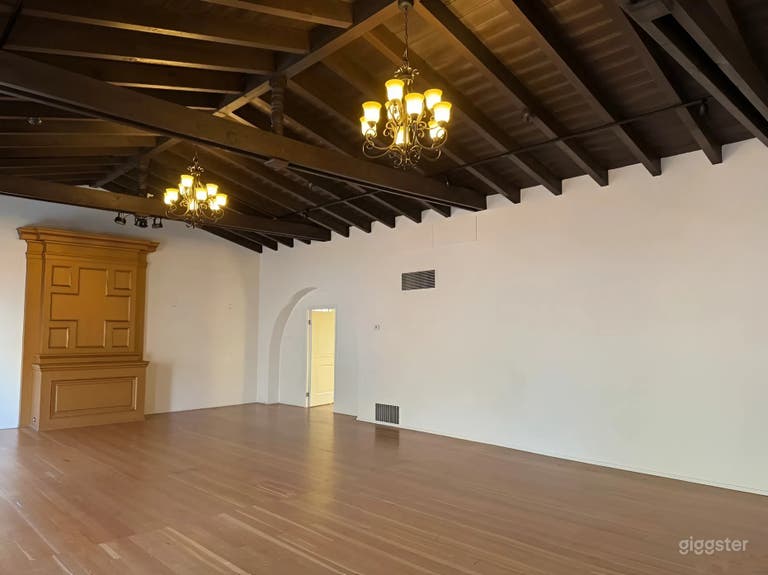  Salón de Galería Luminoso para Eventos, Recepciones 26 Producciones 
