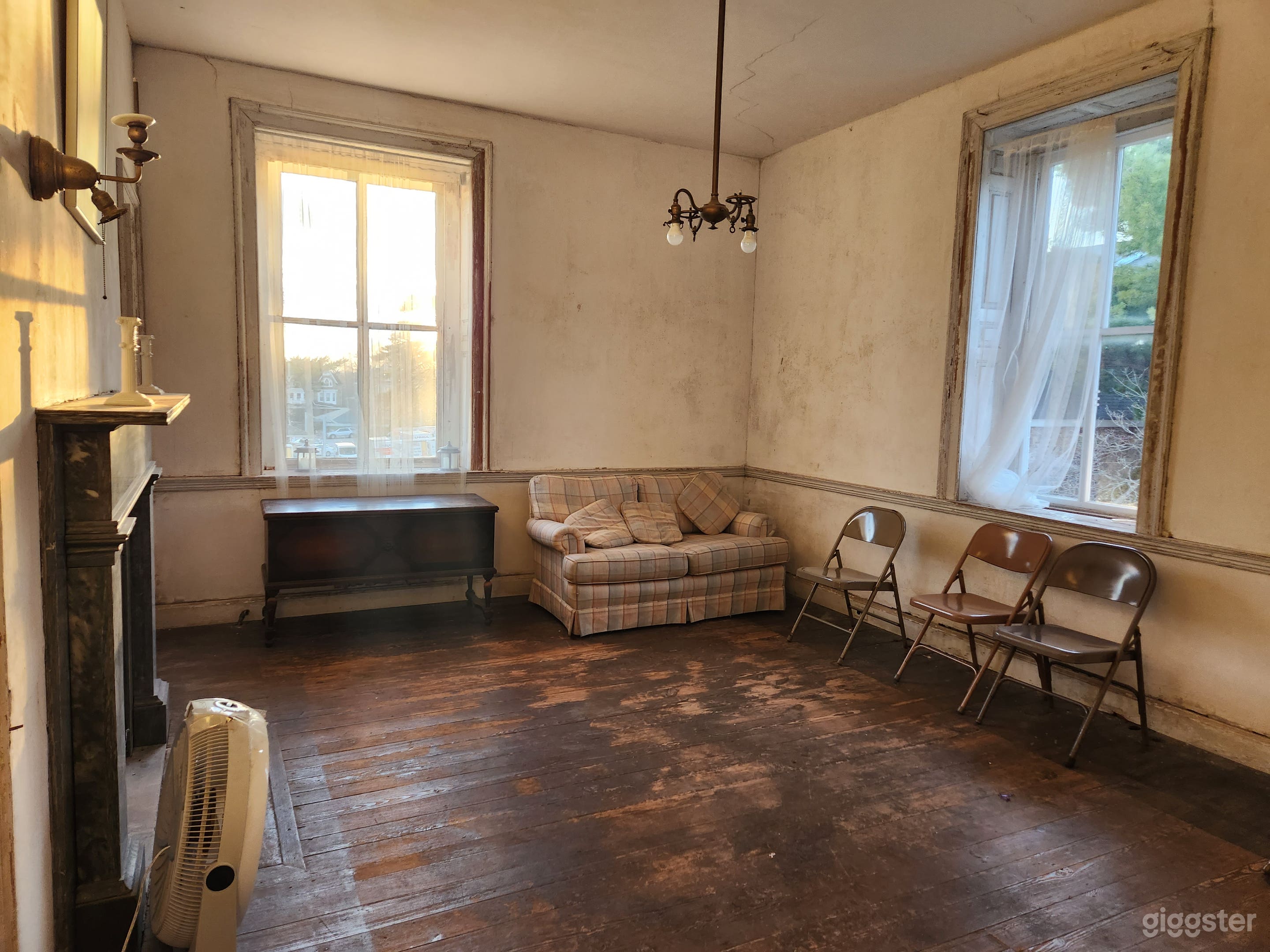 SHAPIRA RETRO HOUSE - Unique/Rundown/Wallpaper per Photo 3