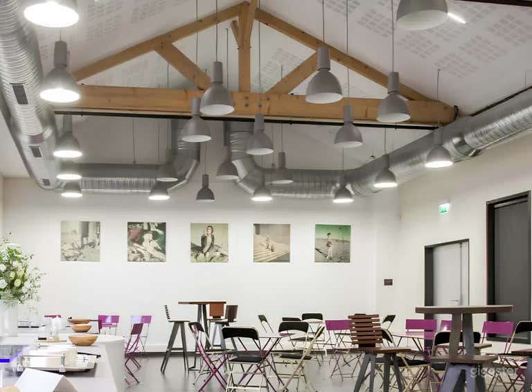  Bright and Spacious Loft in Paris 