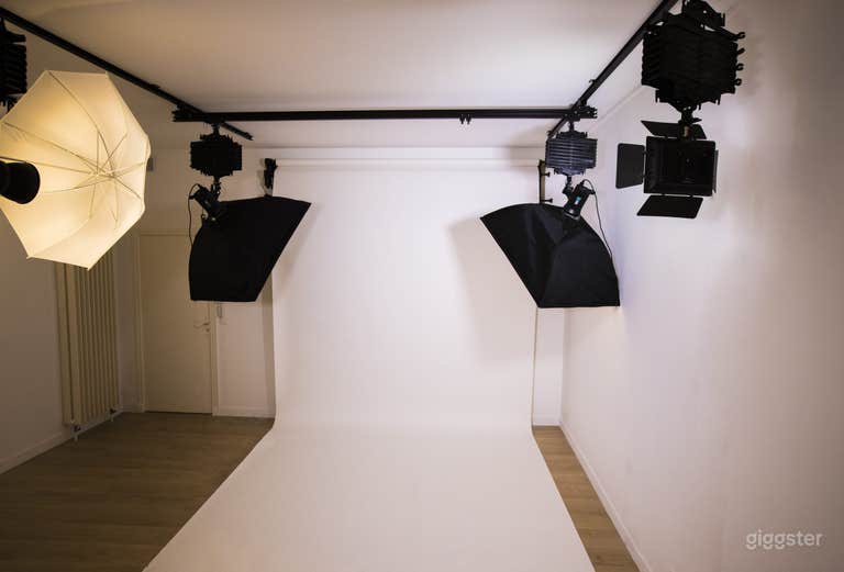  Professional Photo/Video Studio in Paris 