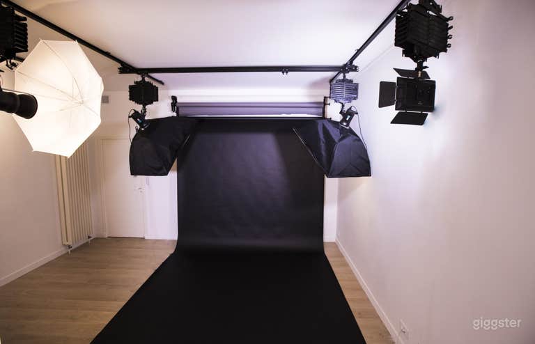  Professional Photo/Video Studio in Paris 