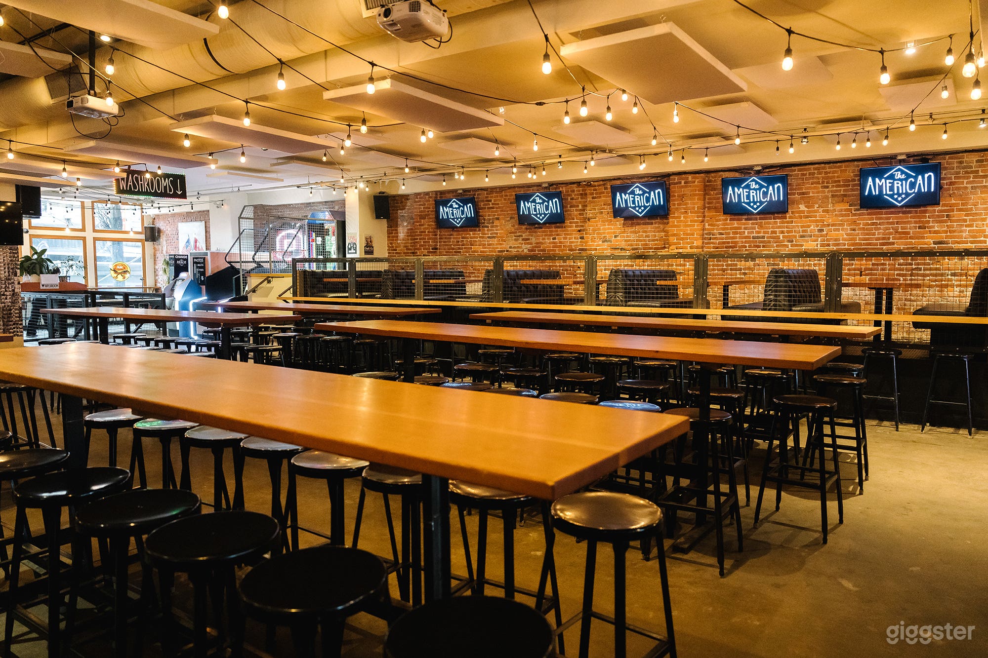 Large, Centrally Located Restaurant Photo 4