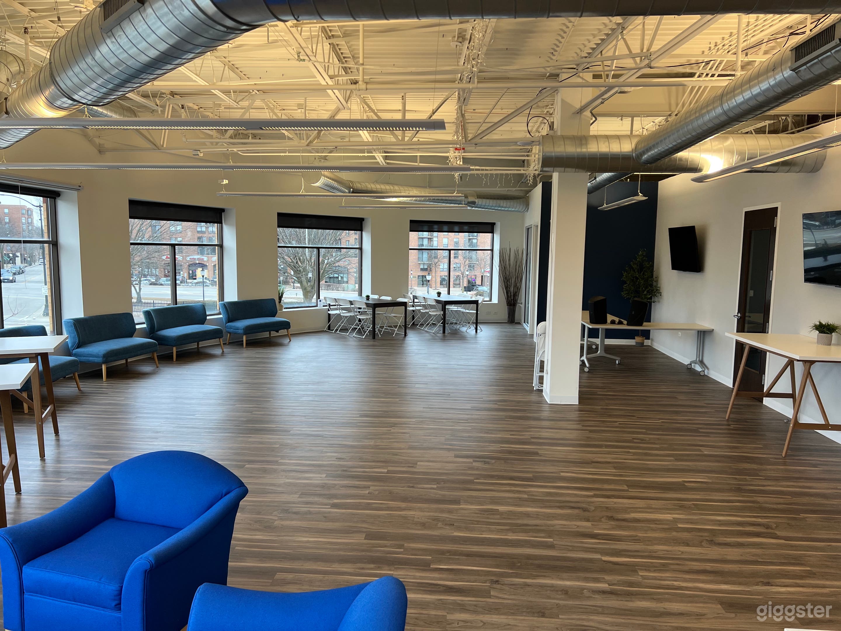 Distinctive Event Space Photo 2