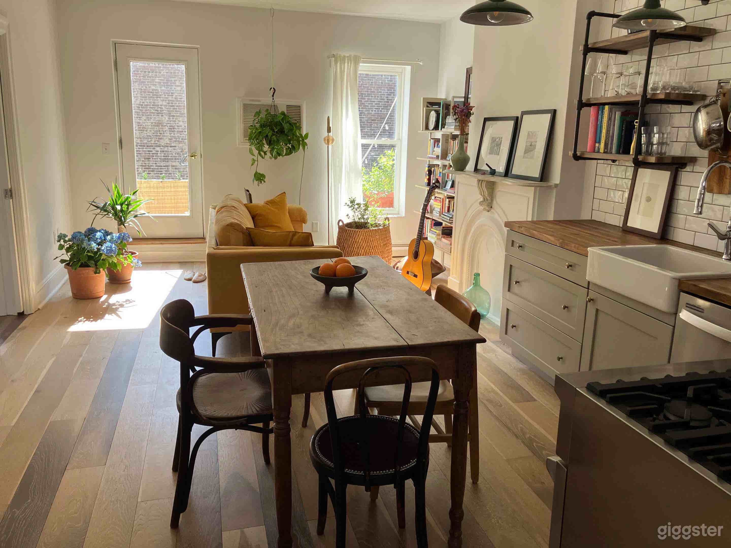 Superbright + private outdoor loft-apartment Photo 2