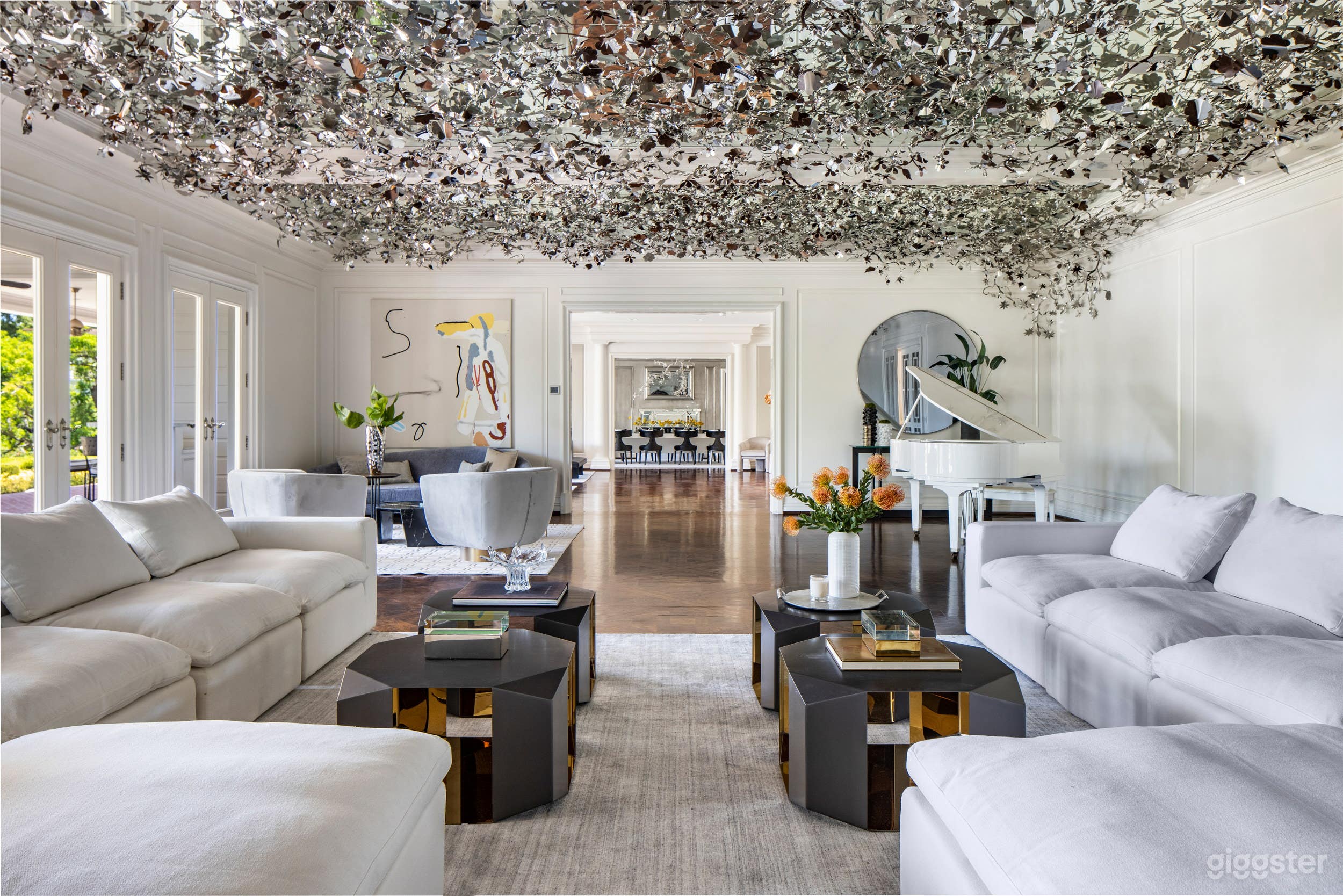 HOLLYWOOD'S CROWN JEWEL: MAISON DU SOLEI Photo 2