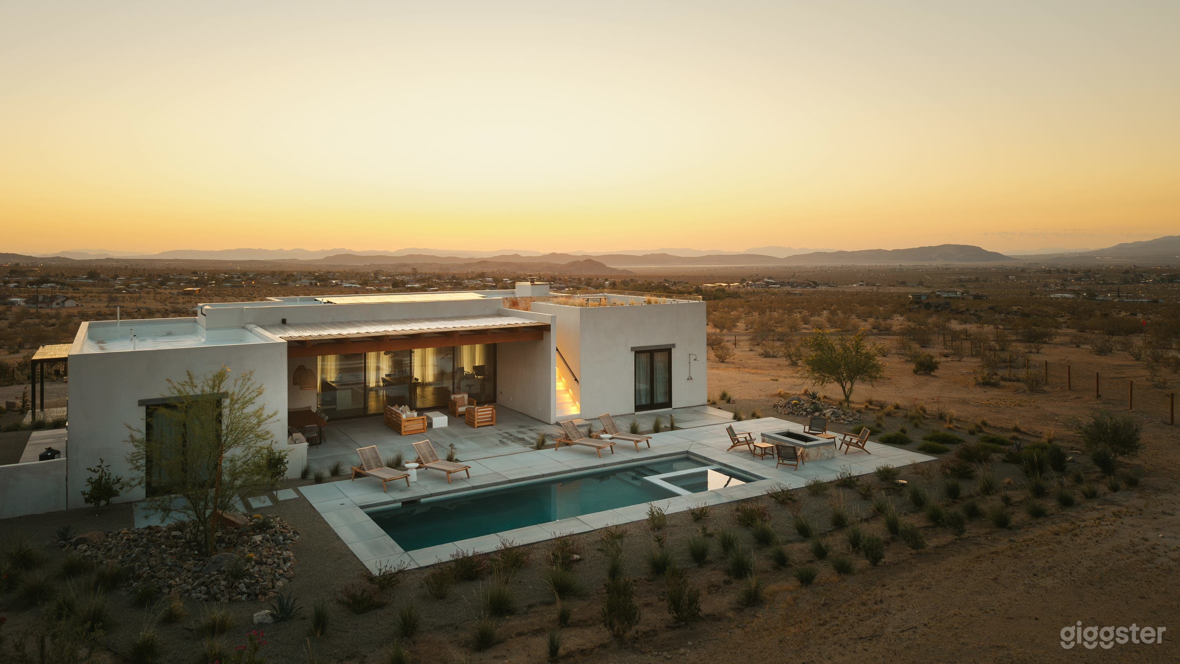 Modern Desert Villa w/ Pool, Spa, Roof Deck + View Photo 1