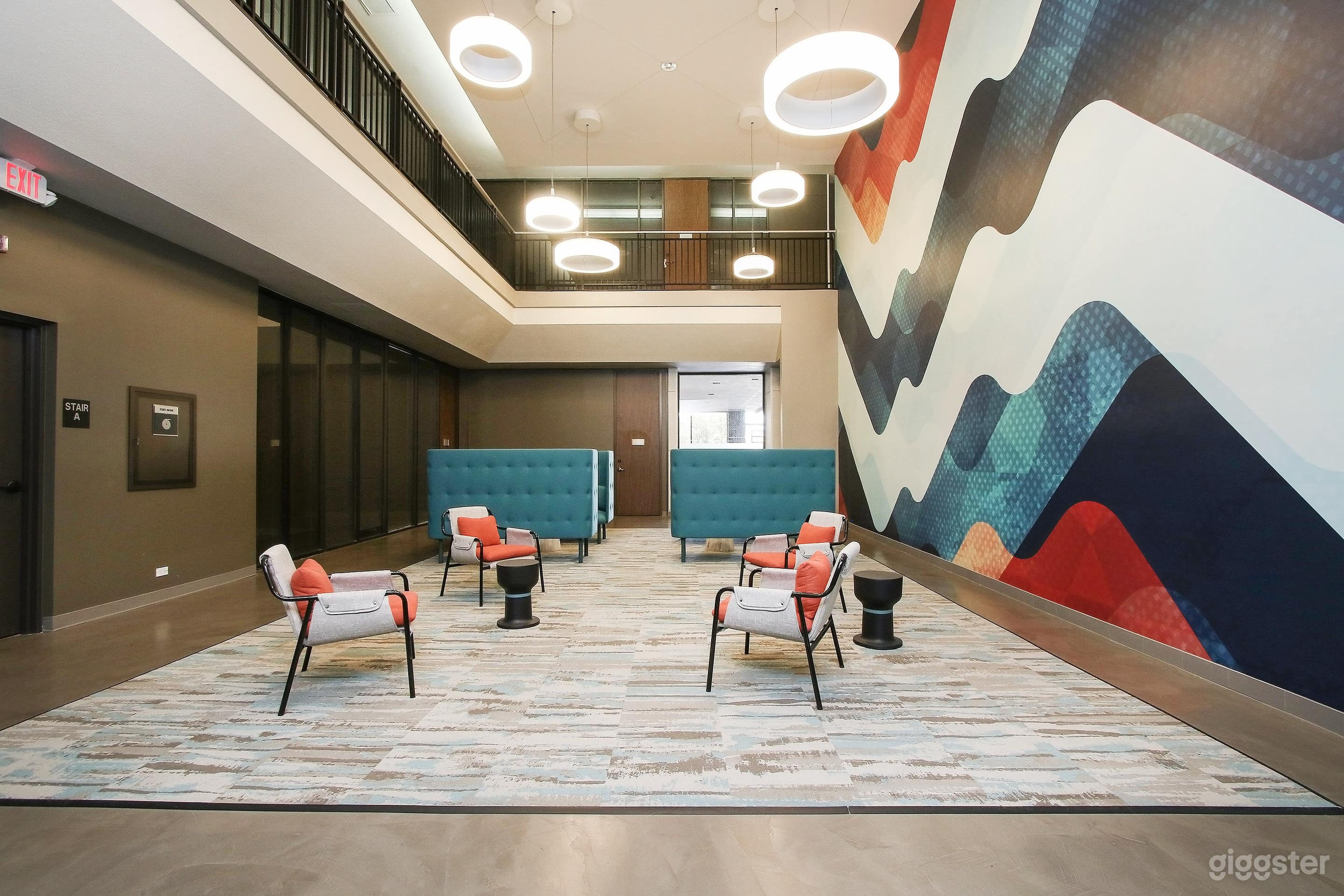 Equipped Medical Exam Room with Windows in Houston Photo 3