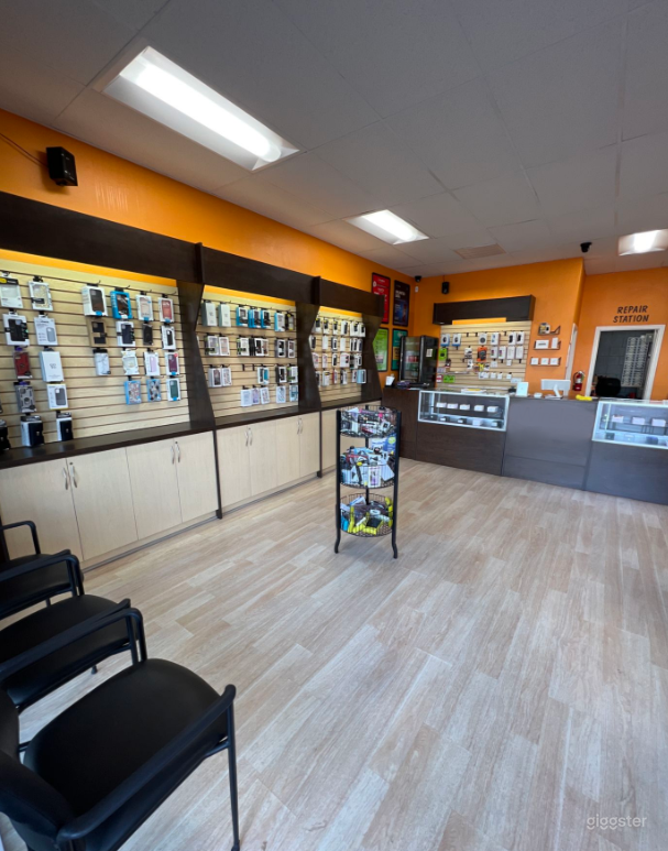 Picture Perfect Cellphone store Photo 2