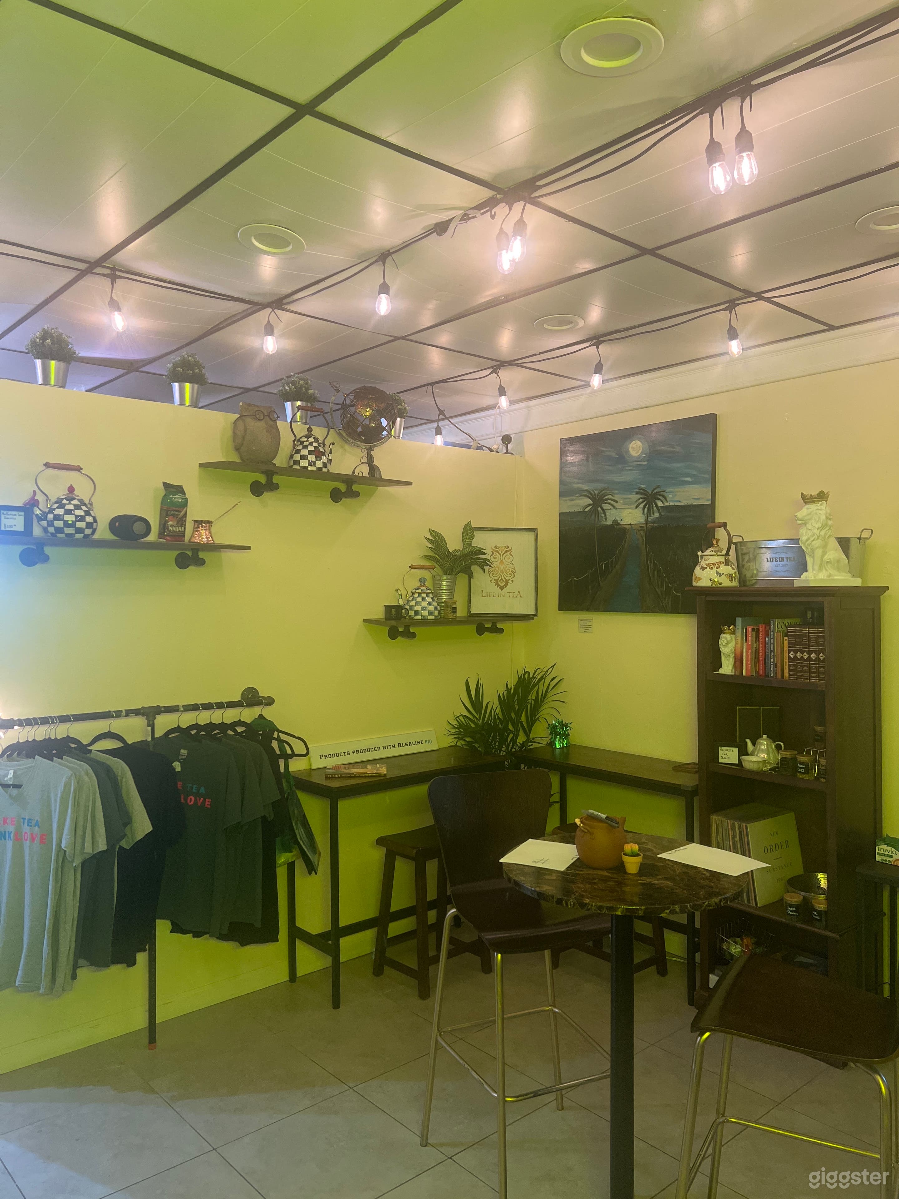 Cozy Vibe Cafe Shop Photo 4