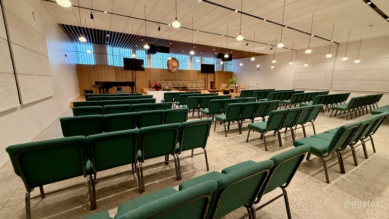  Big Bright Modern Building 