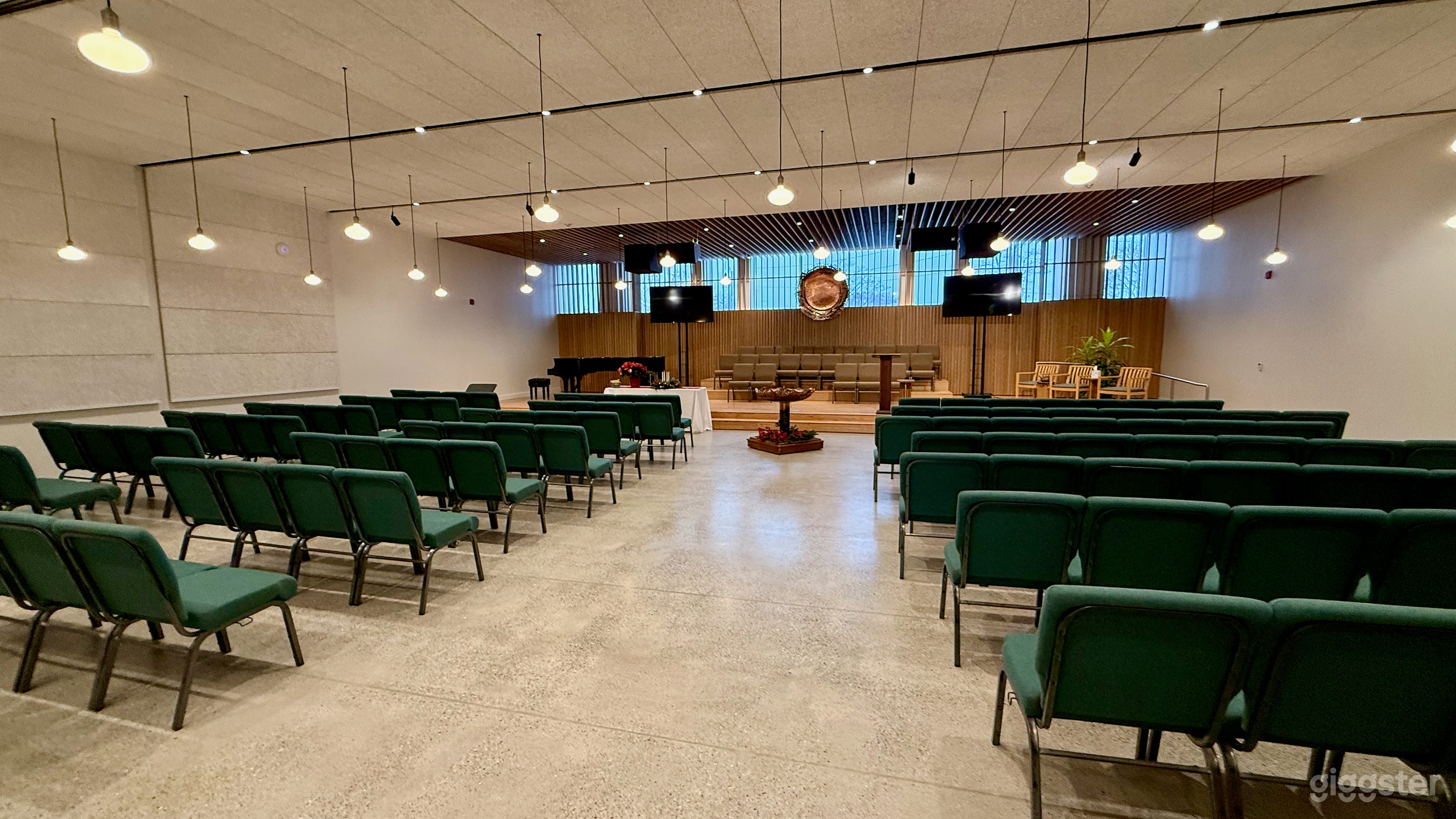 Big Bright Modern Building Photo 3