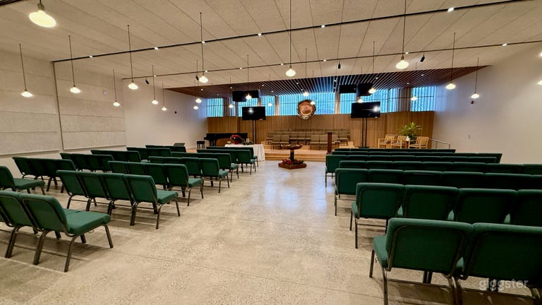  Big Bright Modern Building 