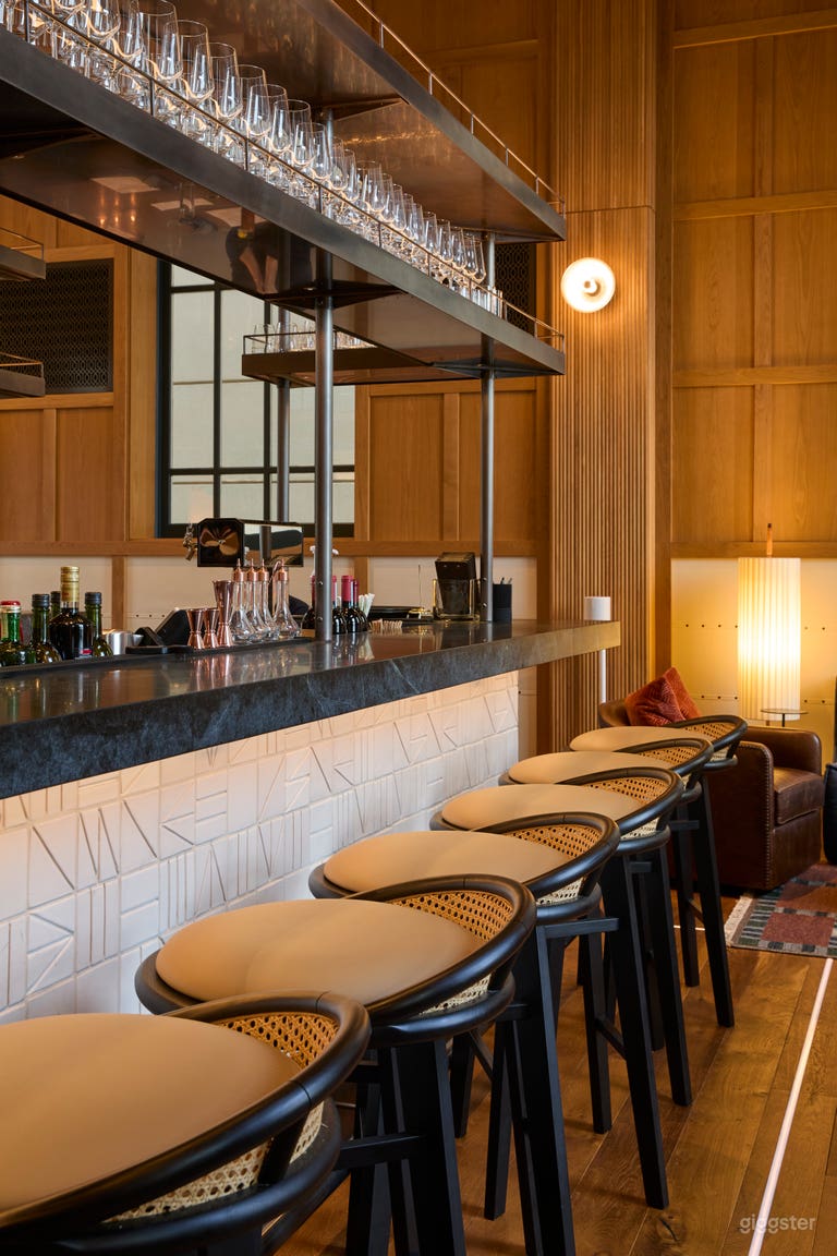  Charming Lakefront Event Venue 