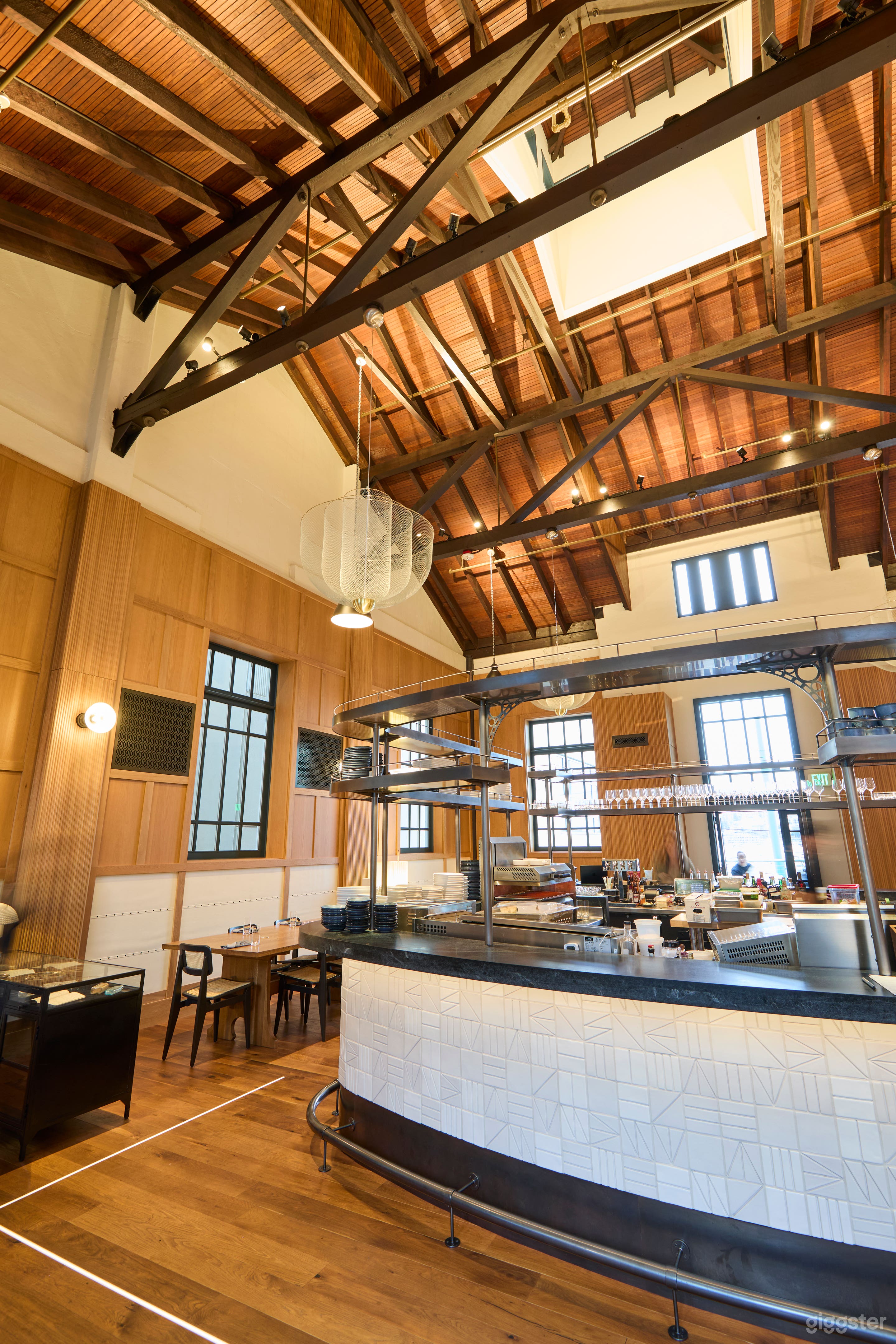 Charming Lakefront Event Venue Photo 2