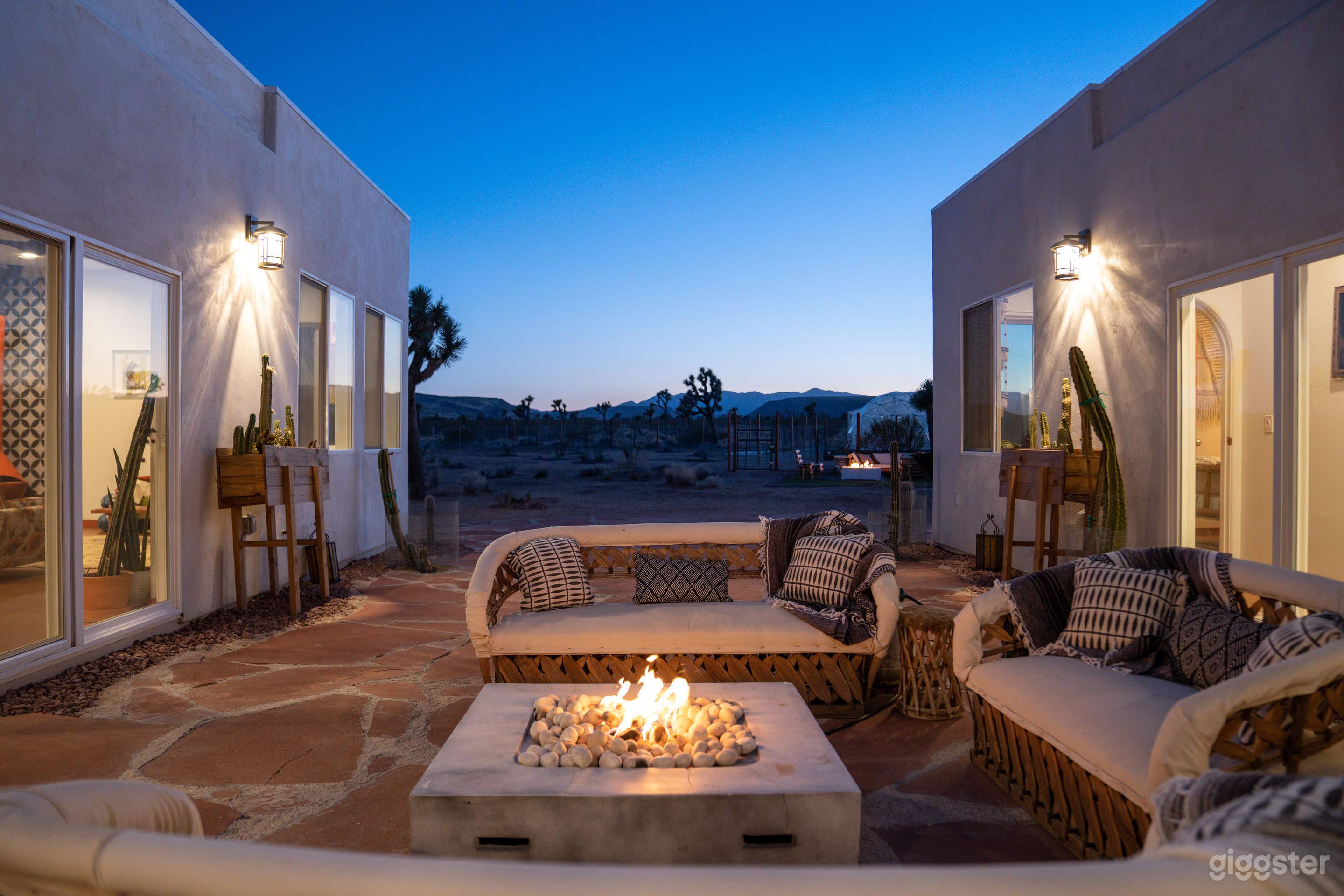 10 Acre Ranch Joshua Tree Designer Home Lush Land Photo 1