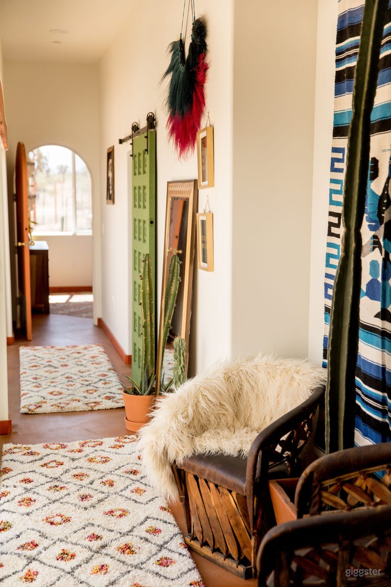  10 Acre Ranch Joshua Tree Designer Home Lush Land 