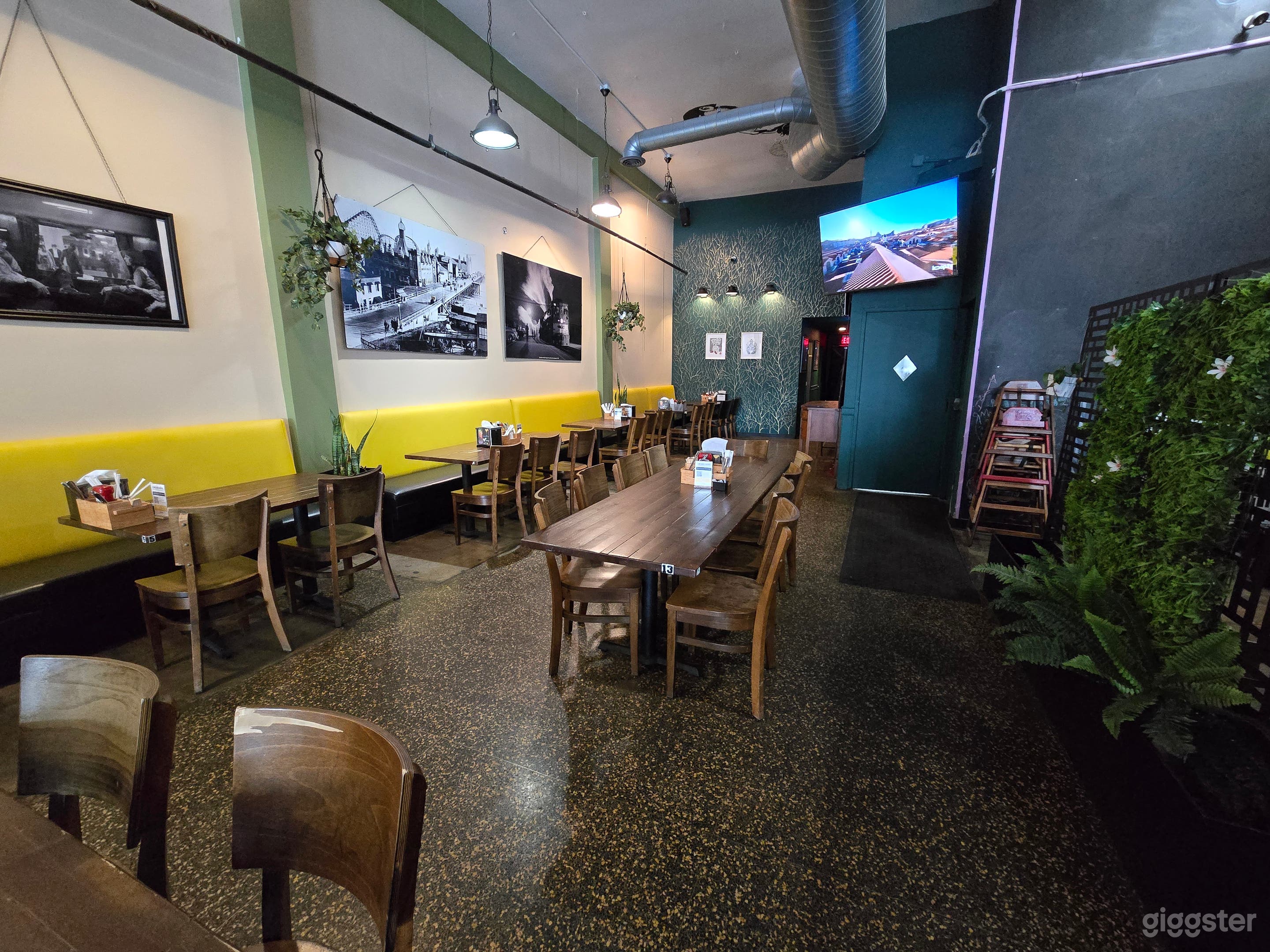 Modern style restaurant &amp; Bar Photo 3