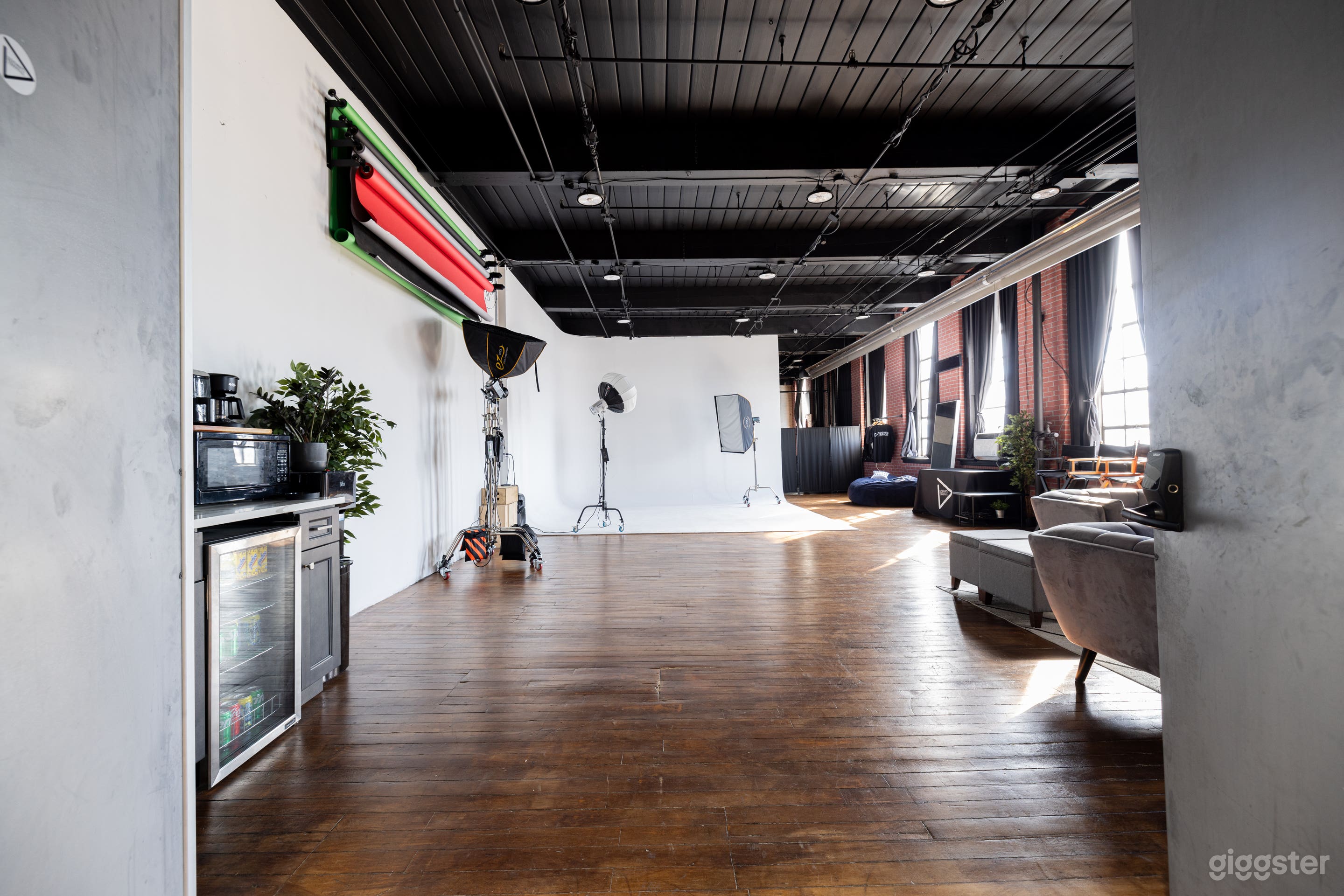 Creative Film/Photo Studio Photo 1