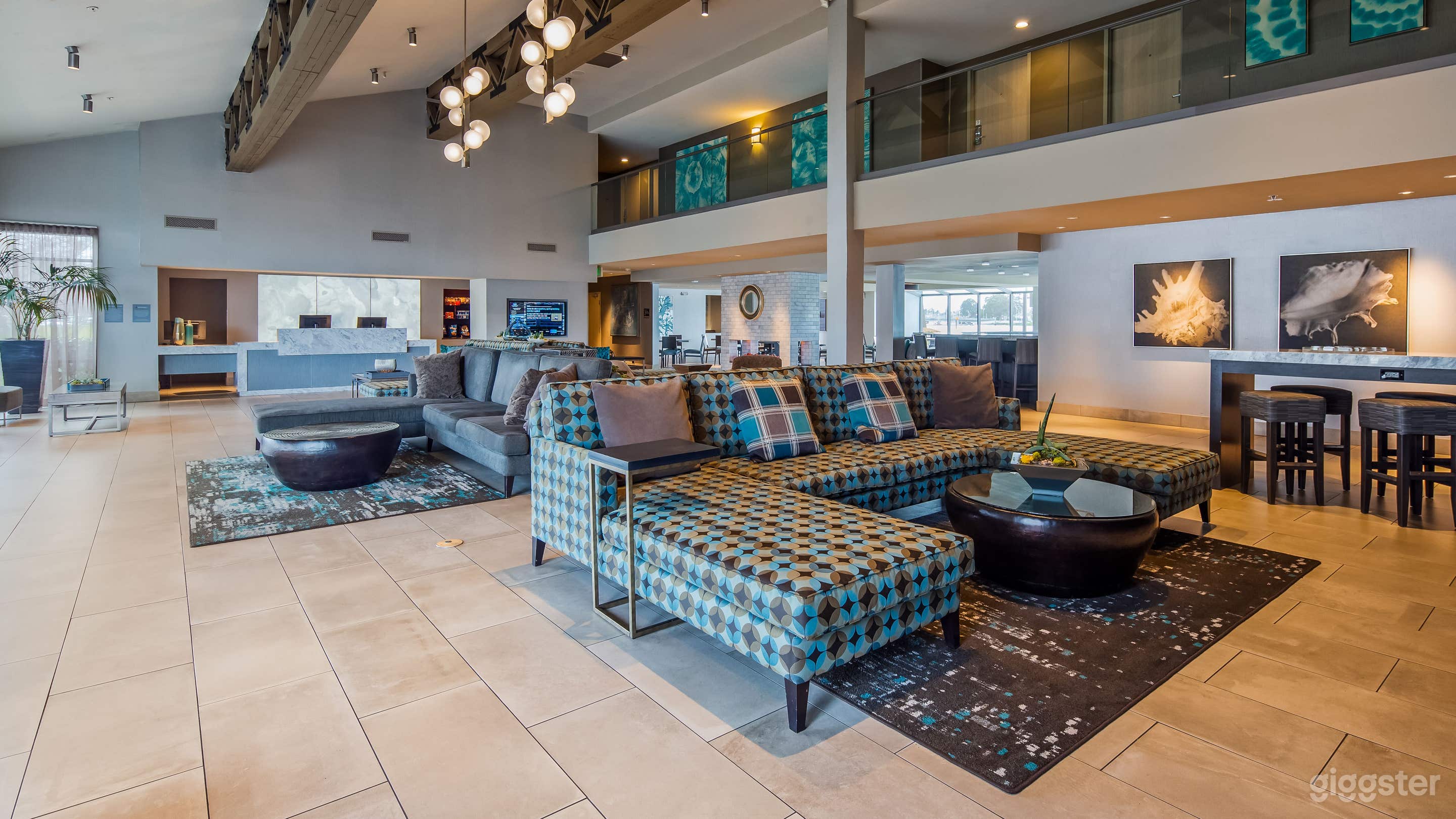 The Lighthouse Room in Oakland Photo 4