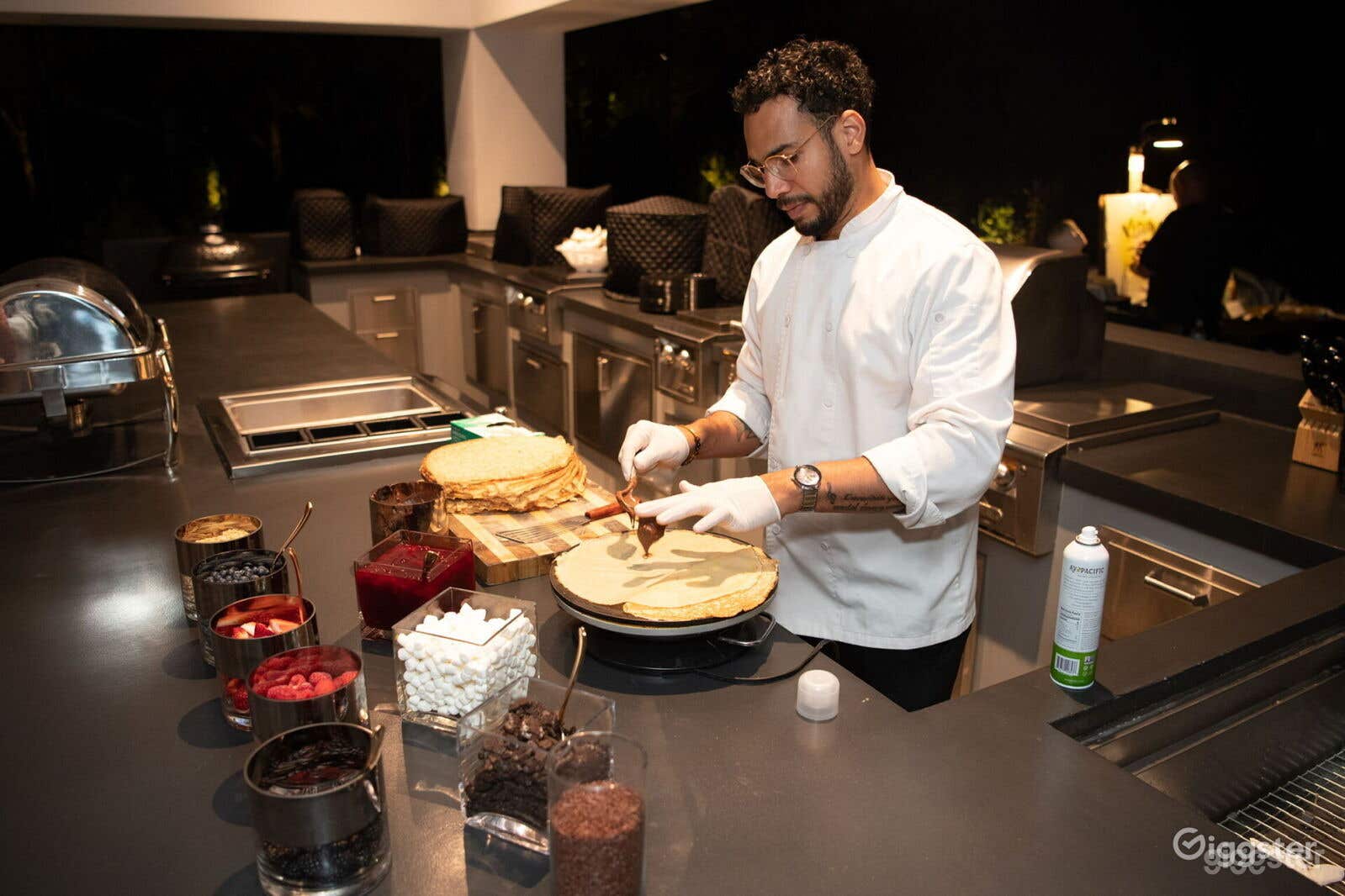 Luxurious Pool with In-pool Firepit, Outdoor Theater, Chefs Kitchen and Deck Photo 2