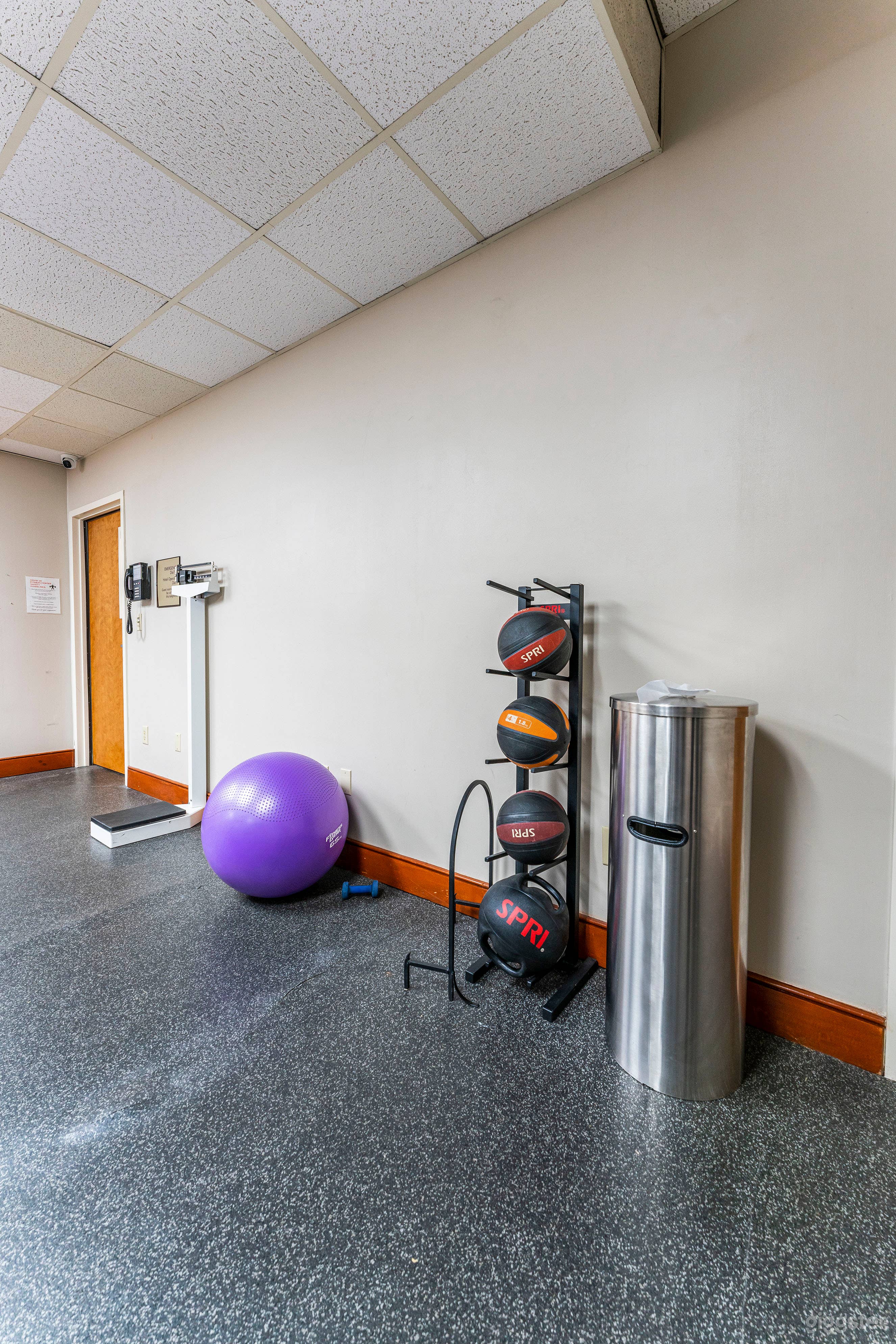 Private Exercise room for 4 Photo 3