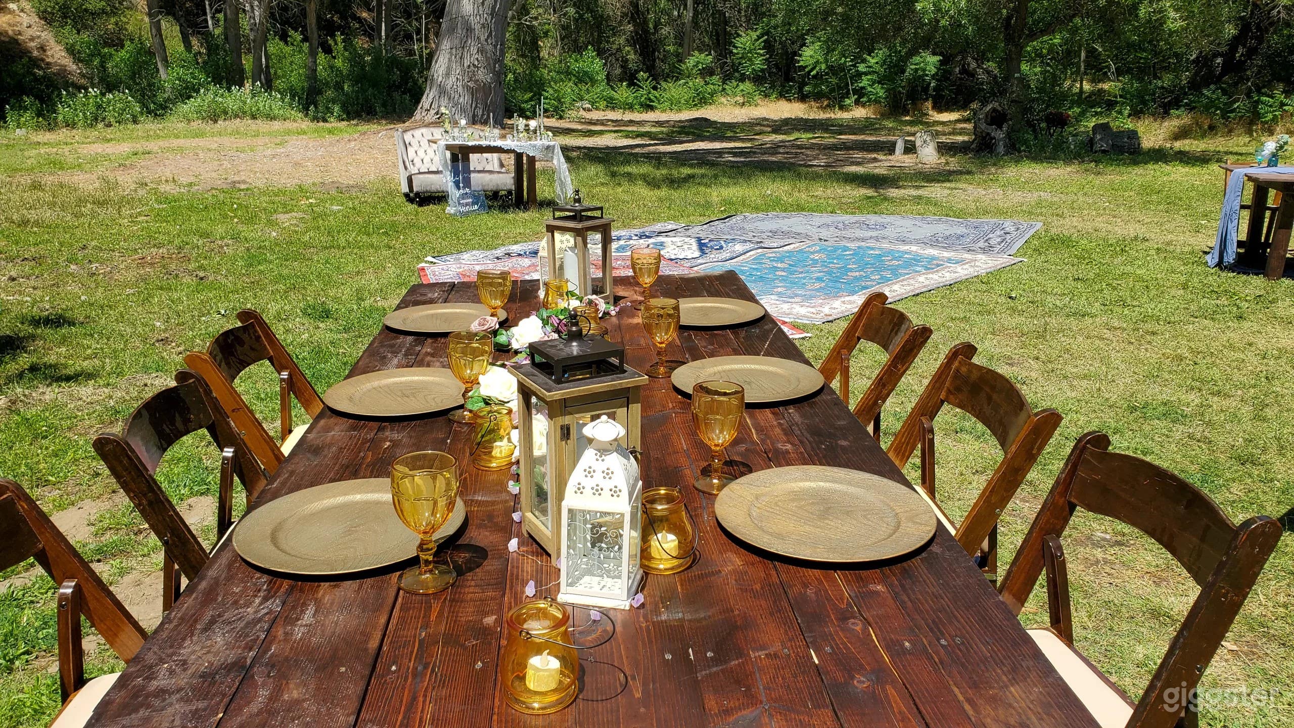 Rustic Highland Meadow with Covered Wagons & Starry Views Photo 4