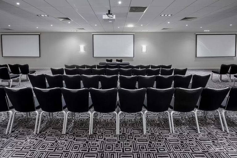  The St. Giles Room 