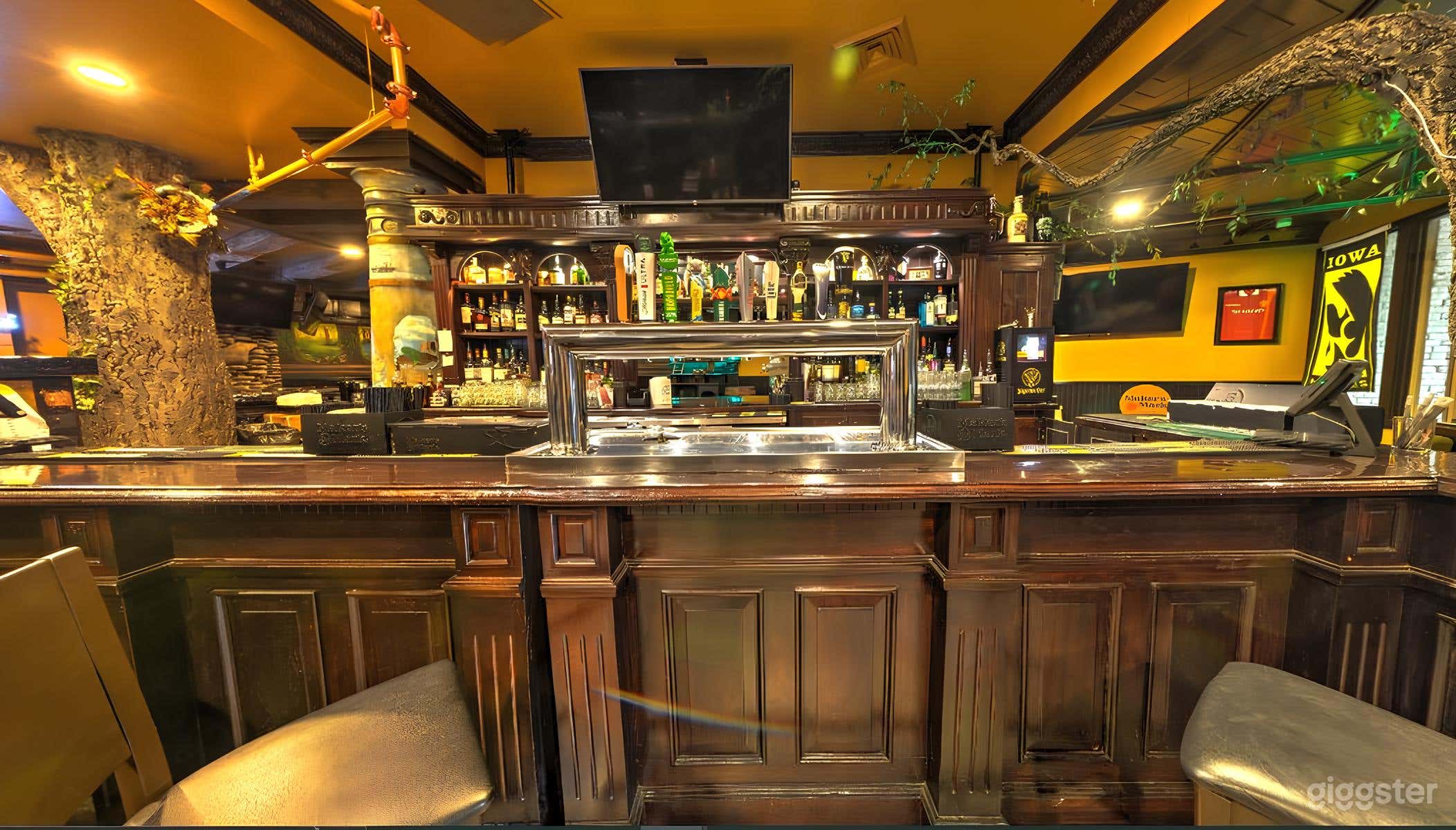  Rustic Sports Bar &amp; Urban Patio (Buyout) Photo 2