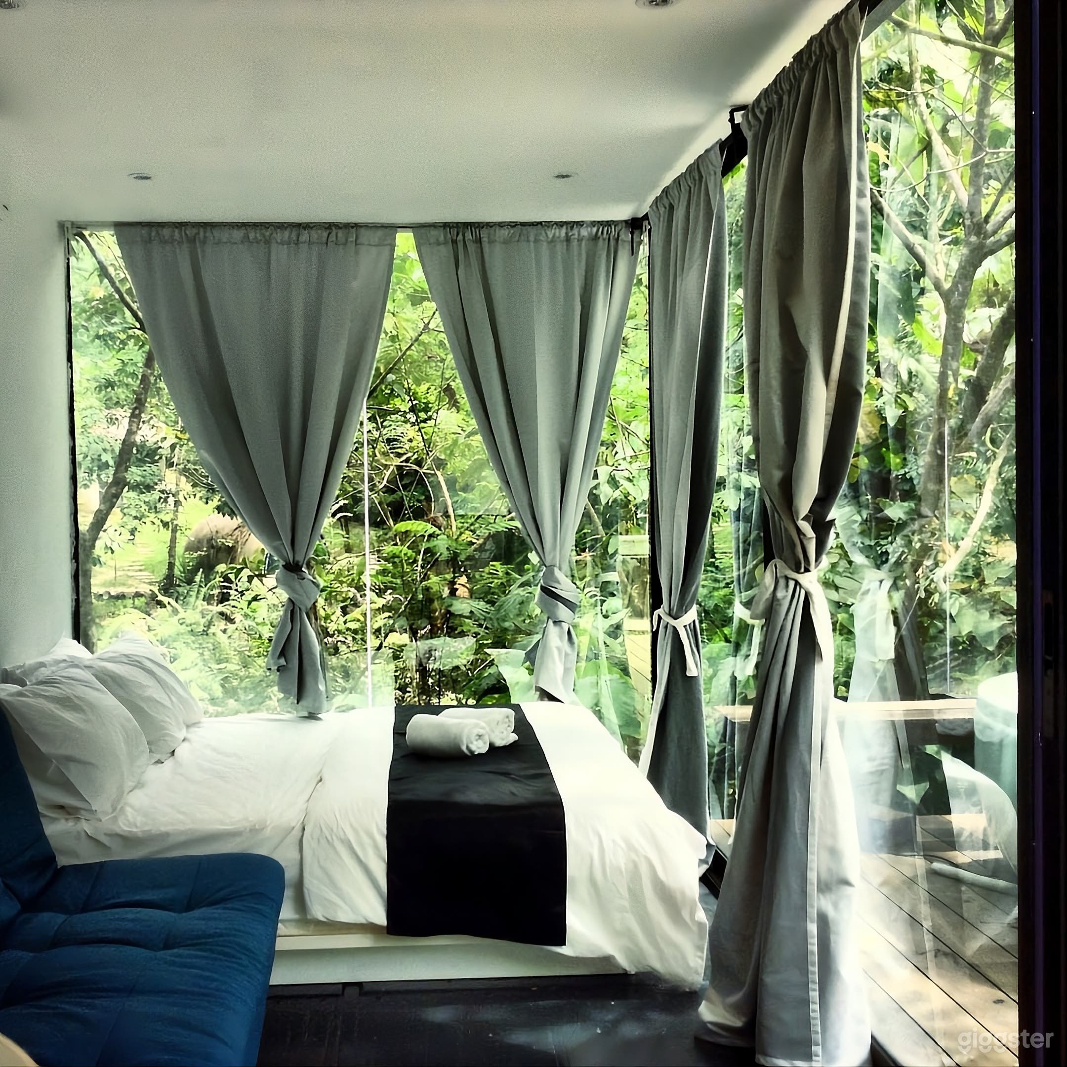 Time Capsule Retreat Photo 2