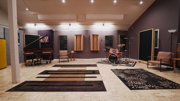  Estudios de Grabación y Producción Musical 