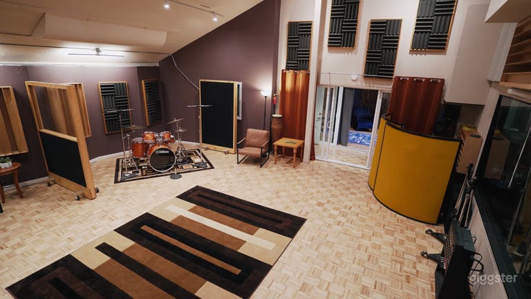  Estudios de Grabación y Producción Musical 