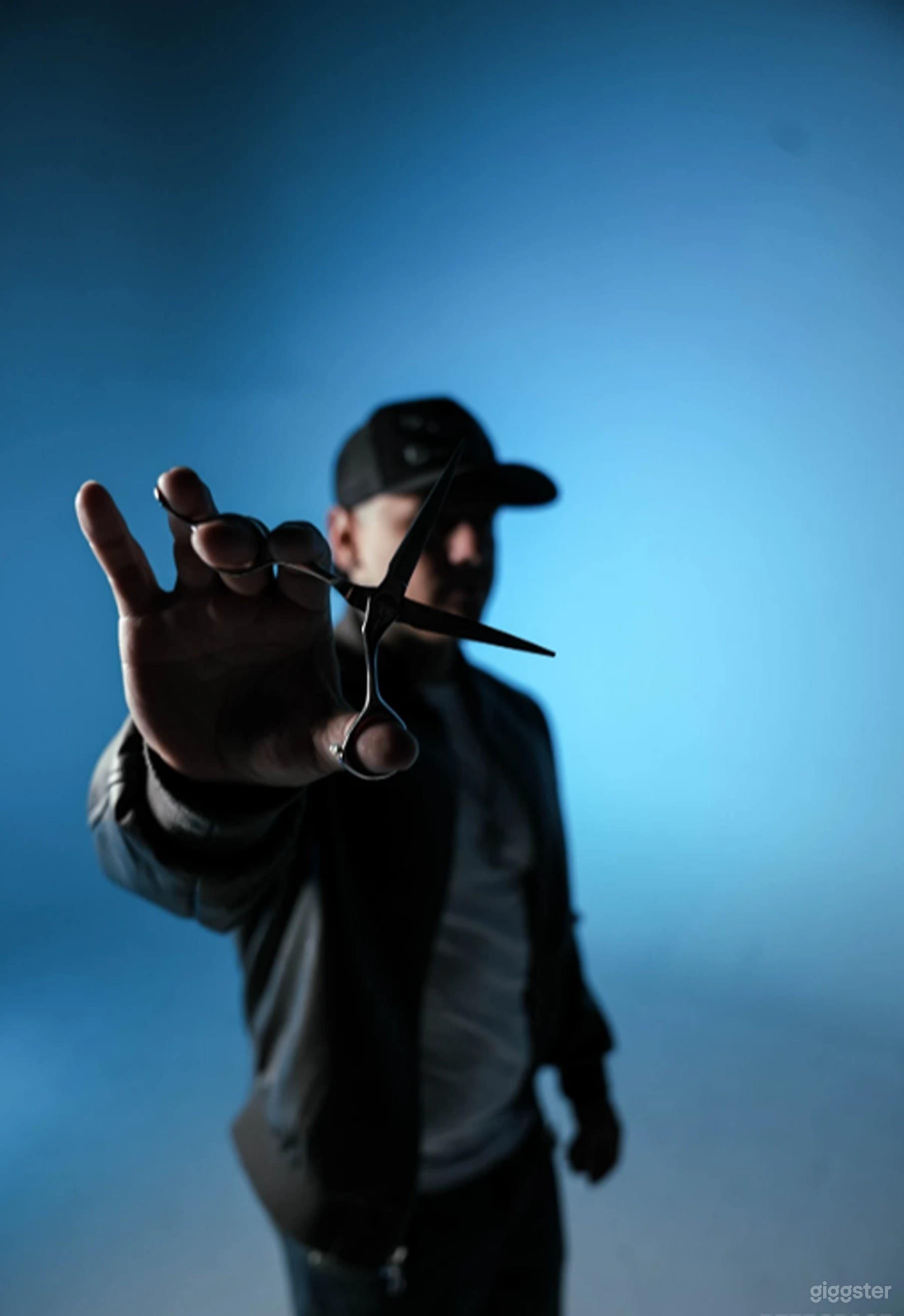 Multi Set Content Studio With Lighting Equipment Photo 2