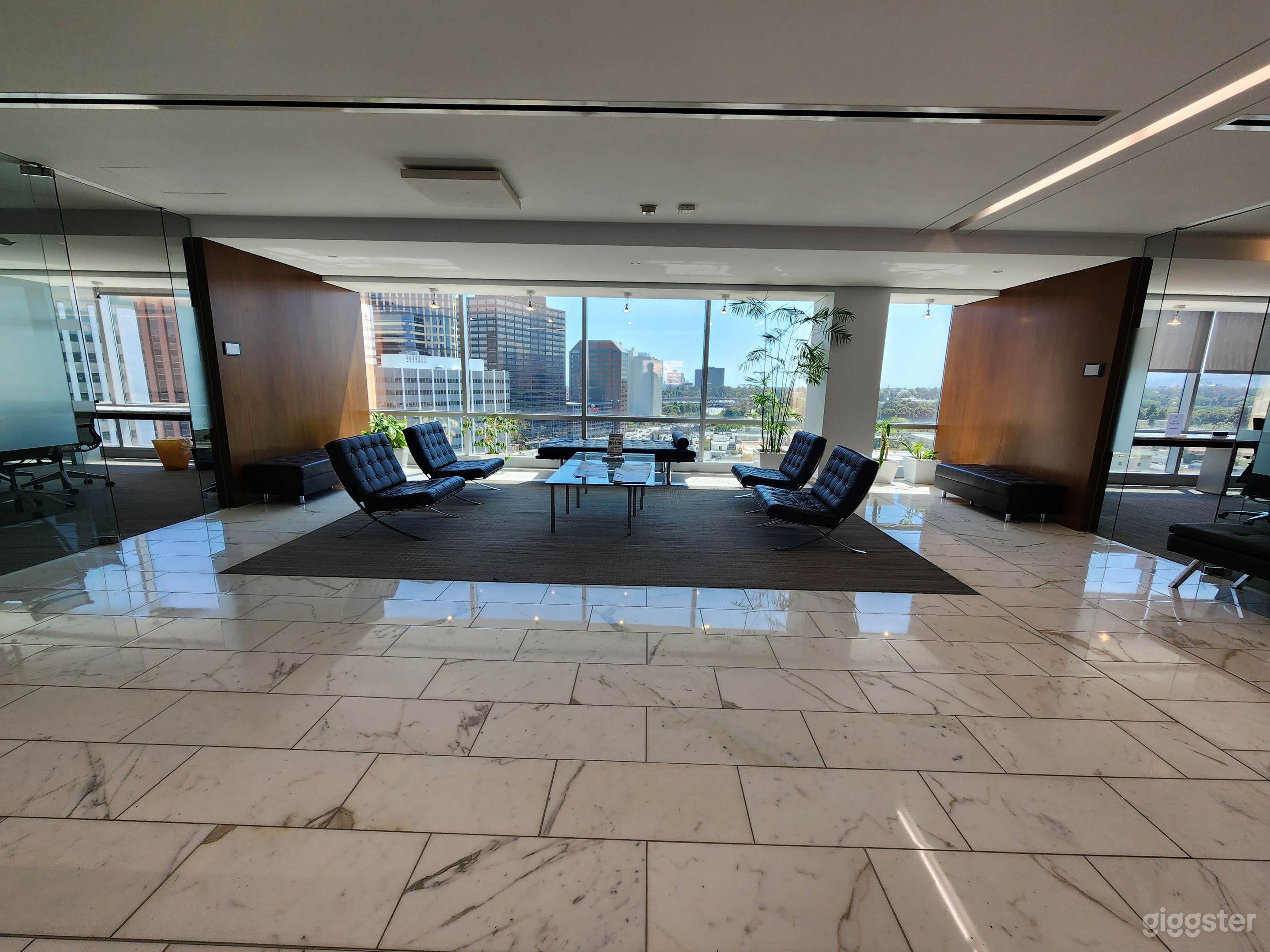 Amazing view, huge office space in central  location Photo 1