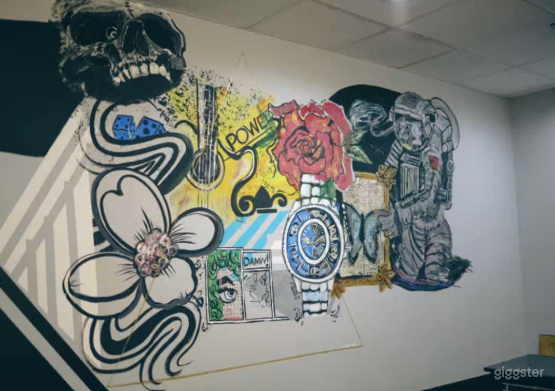 Intimate Podcast Room Photo 4