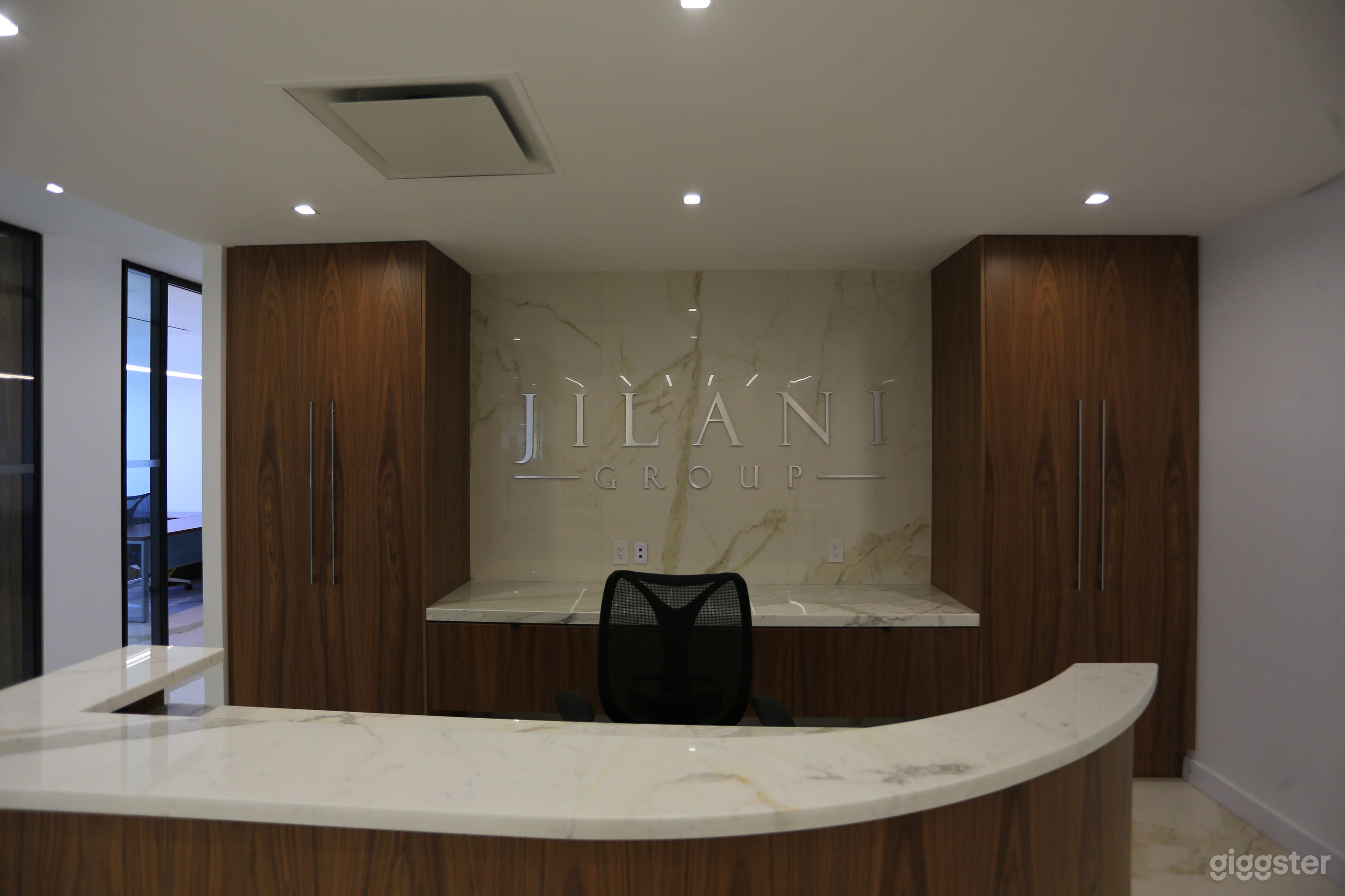 Bright &amp; Flexible Office Space Photo 3